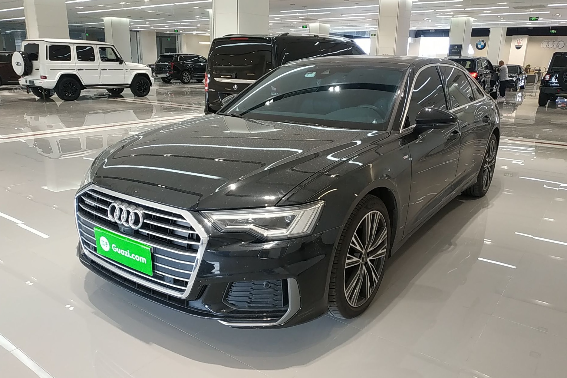 奥迪A6L 2022款 55 TFSI quattro 尊享动感型
