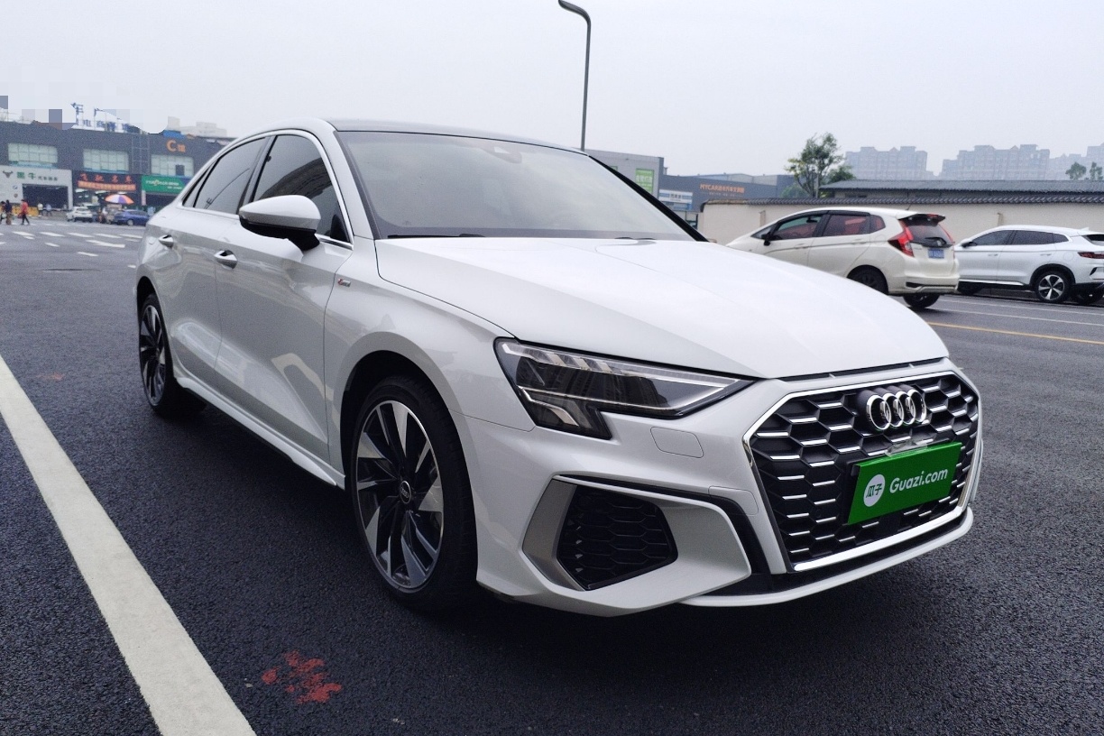 奥迪A3 2022款 A3L Limousine 35 TFSI 时尚运动型