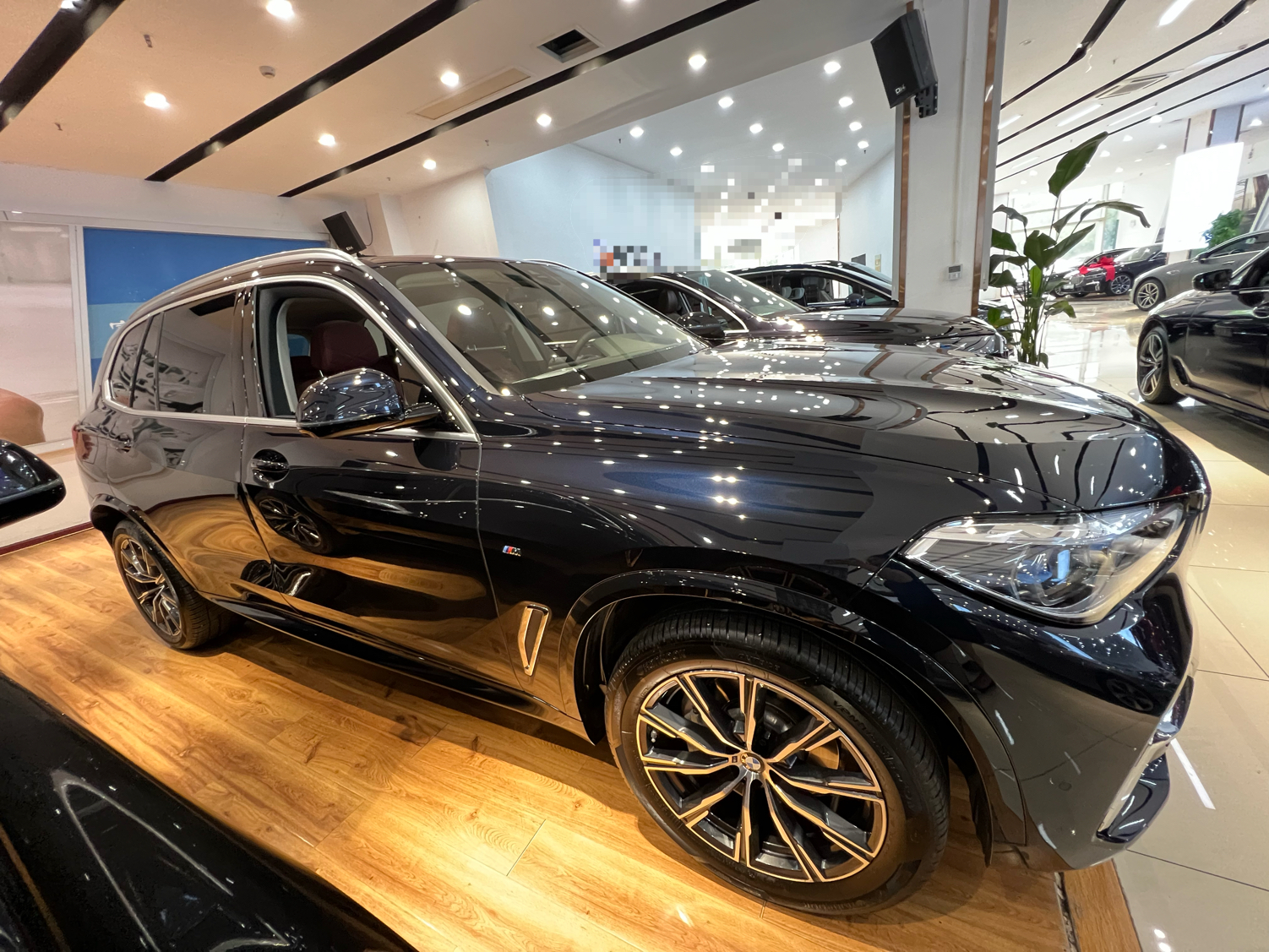 宝马X5 2022款 改款 xDrive 30Li 尊享型M运动套装