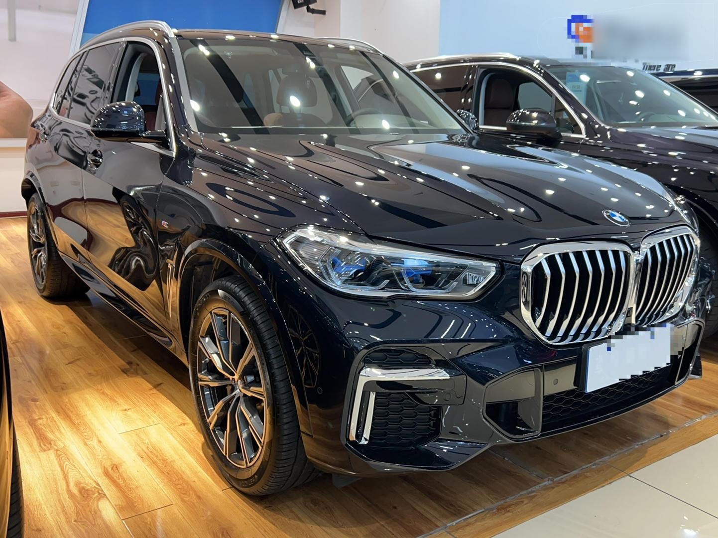 宝马X5 2022款 改款 xDrive 30Li 尊享型M运动套装