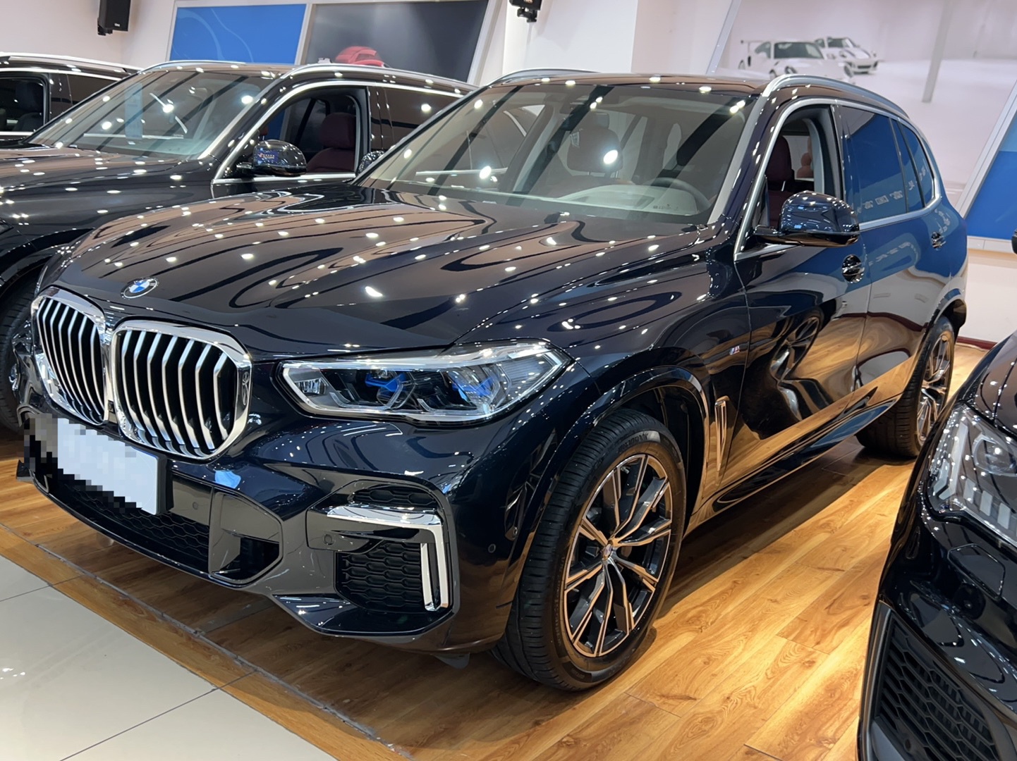 宝马X5 2022款 改款 xDrive 30Li 尊享型M运动套装