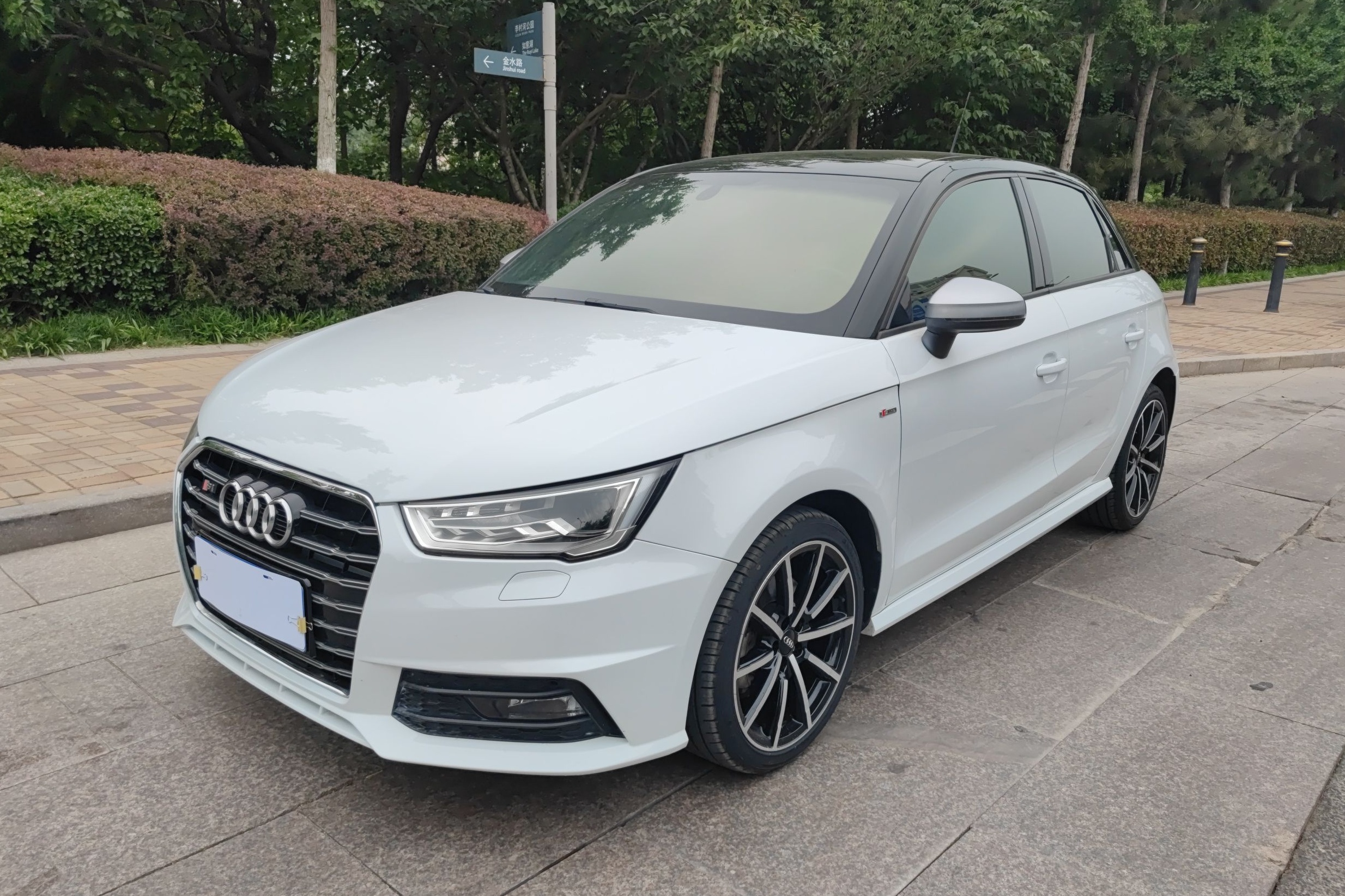 奥迪A1 2016款 30 TFSI Sportback S Line运动版(进口)