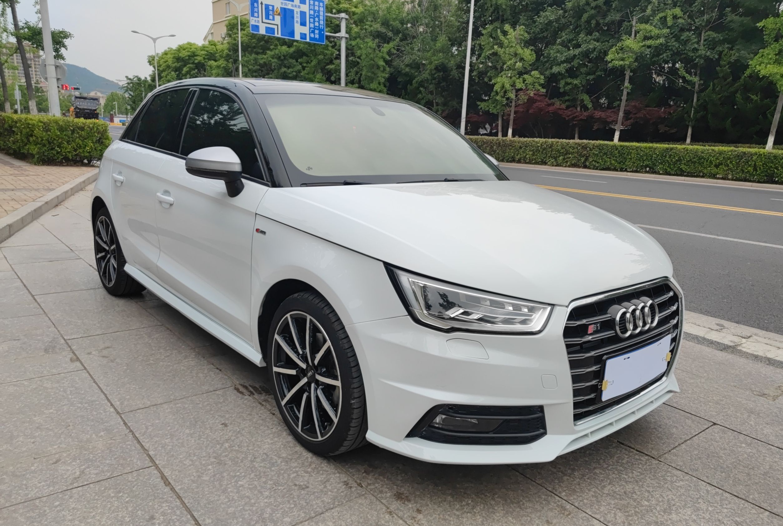 奥迪A1 2016款 30 TFSI Sportback S Line运动版(进口)