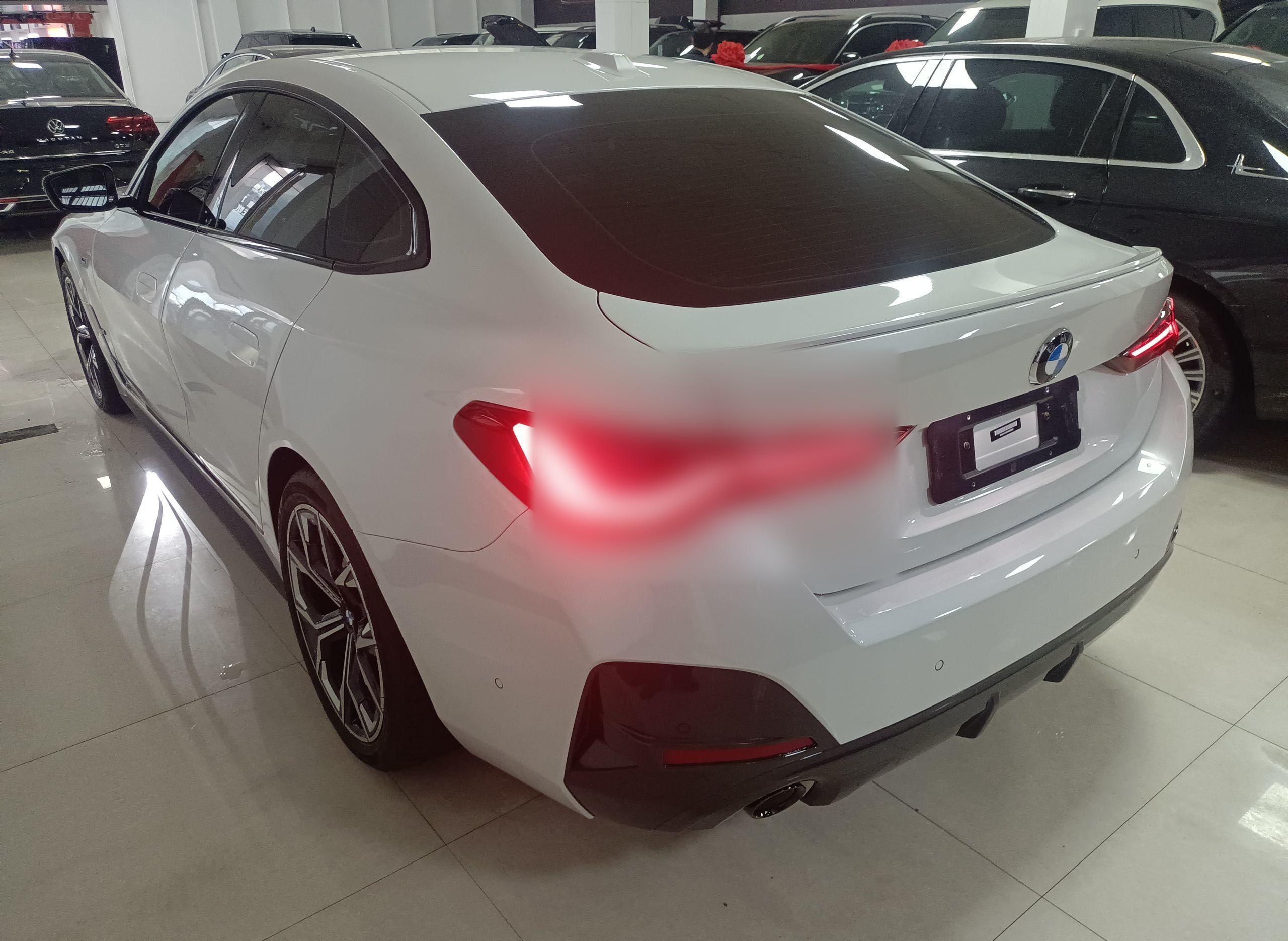 宝马4系 2022款 430i Gran Coupe M运动曜夜套装(进口)