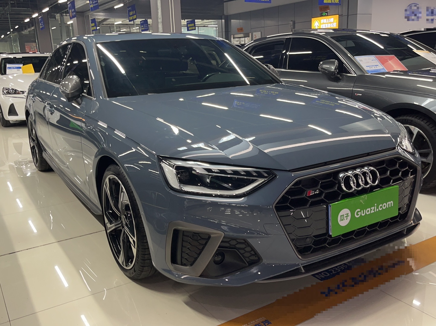 奥迪A4L 2022款 40 TFSI quattro RS套件燃速型