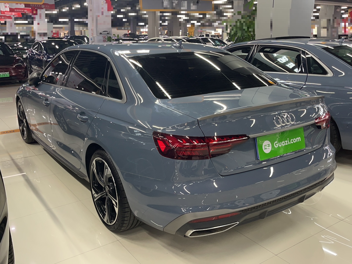 奥迪A4L 2022款 40 TFSI quattro RS套件燃速型