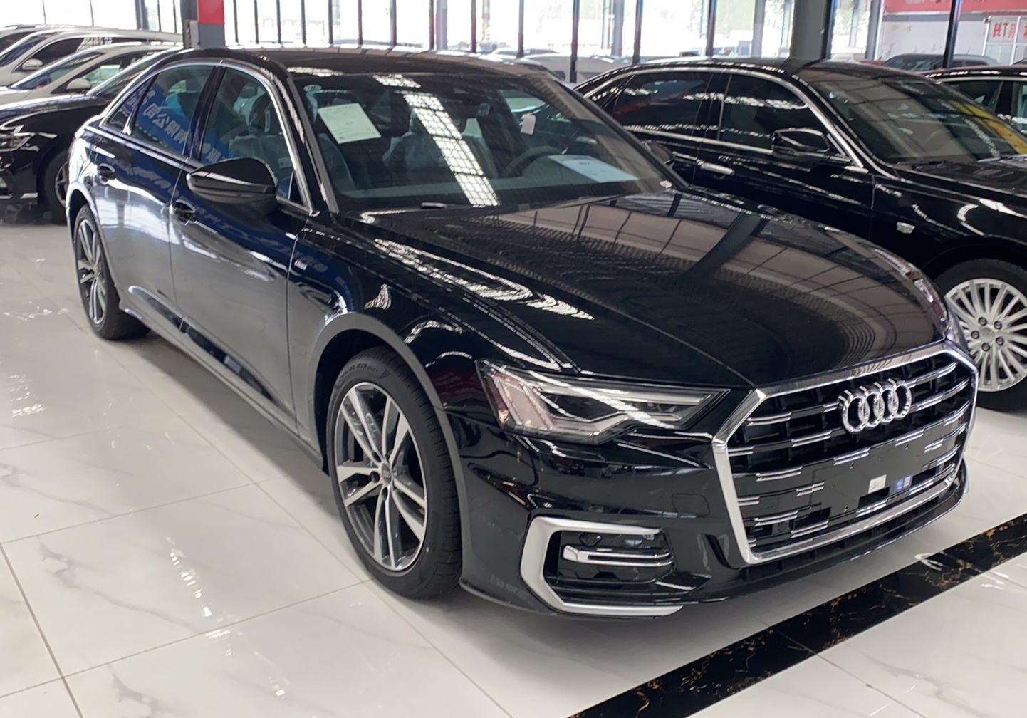 奥迪A6L 2023款 40 TFSI 豪华动感型