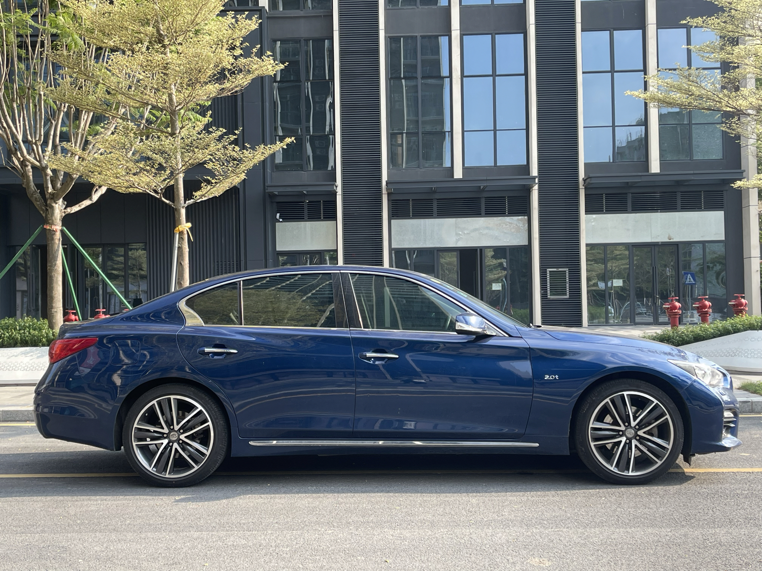 英菲尼迪Q50L 2015款 2.0T 运动版