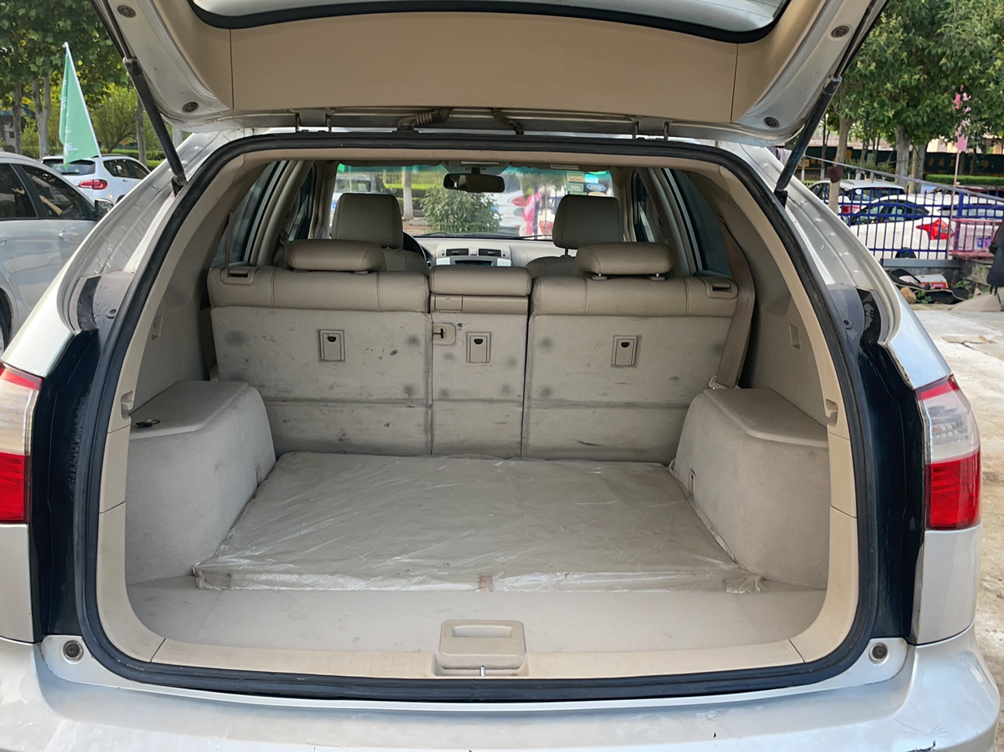 比亚迪S6 2011款 2.0L 手动豪华型