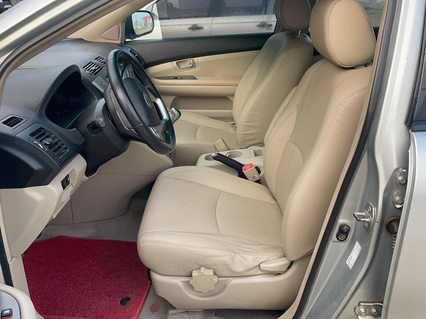 比亚迪S6 2011款 2.0L 手动豪华型