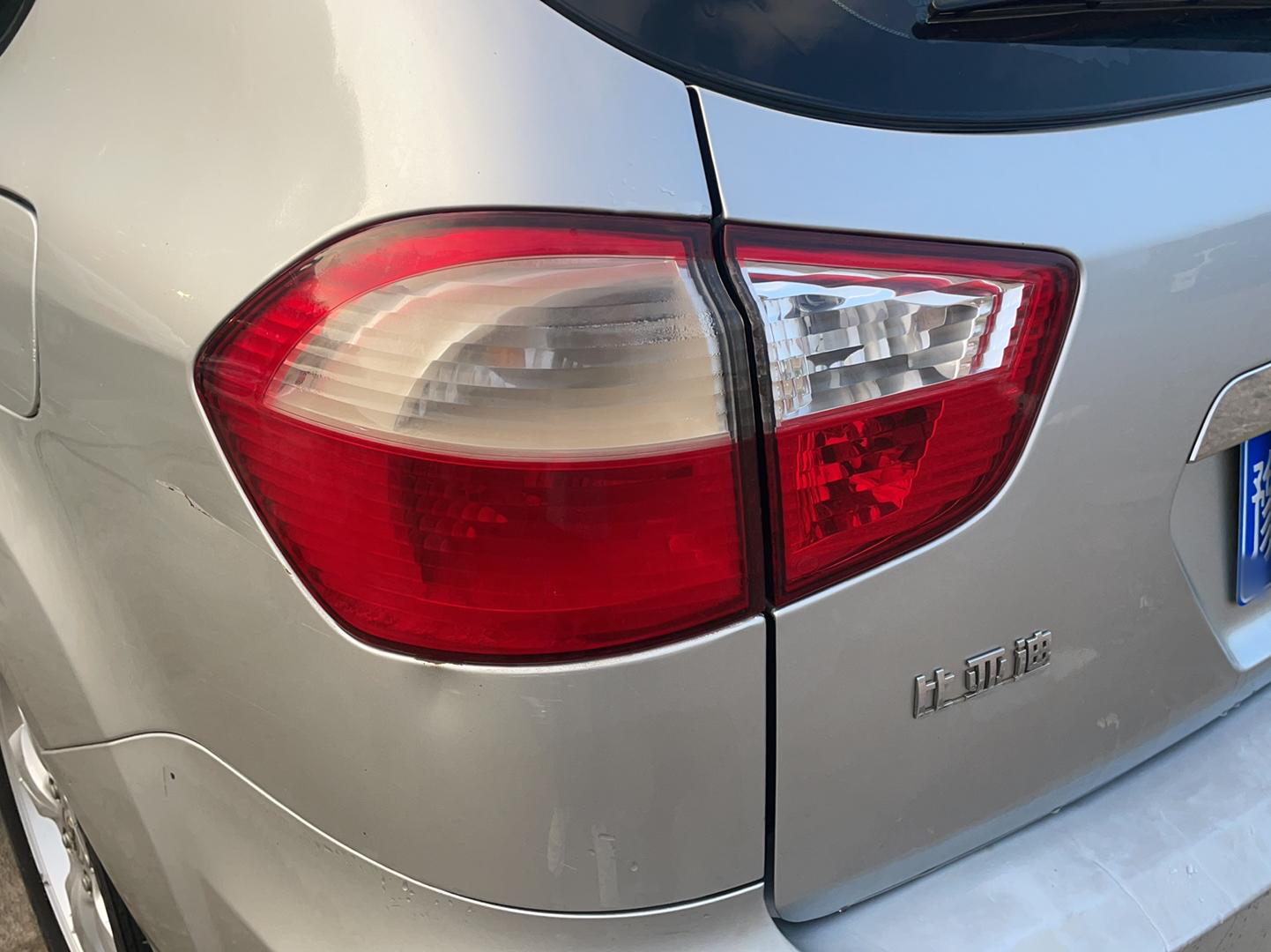 比亚迪S6 2011款 2.0L 手动豪华型