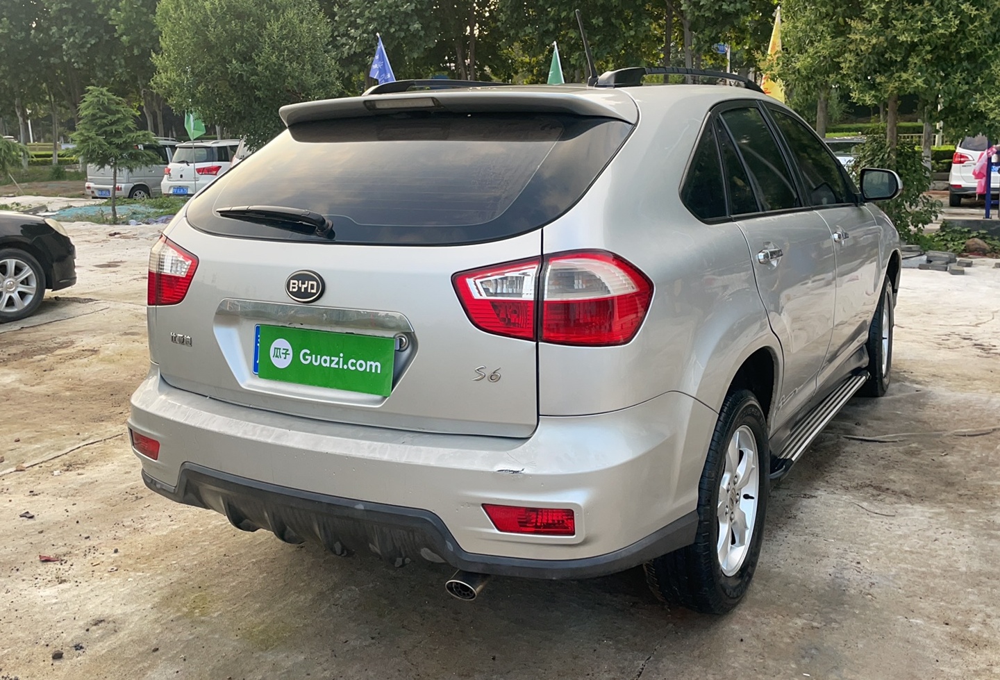 比亚迪S6 2011款 2.0L 手动豪华型