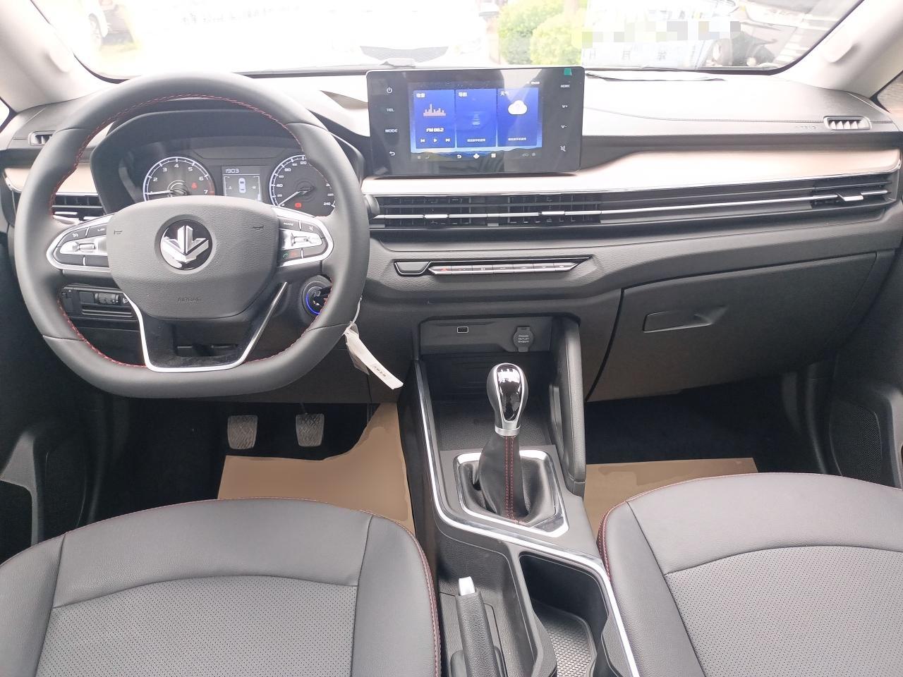 睿蓝汽车X3 PRO 2022款 1.5L 手动小萌