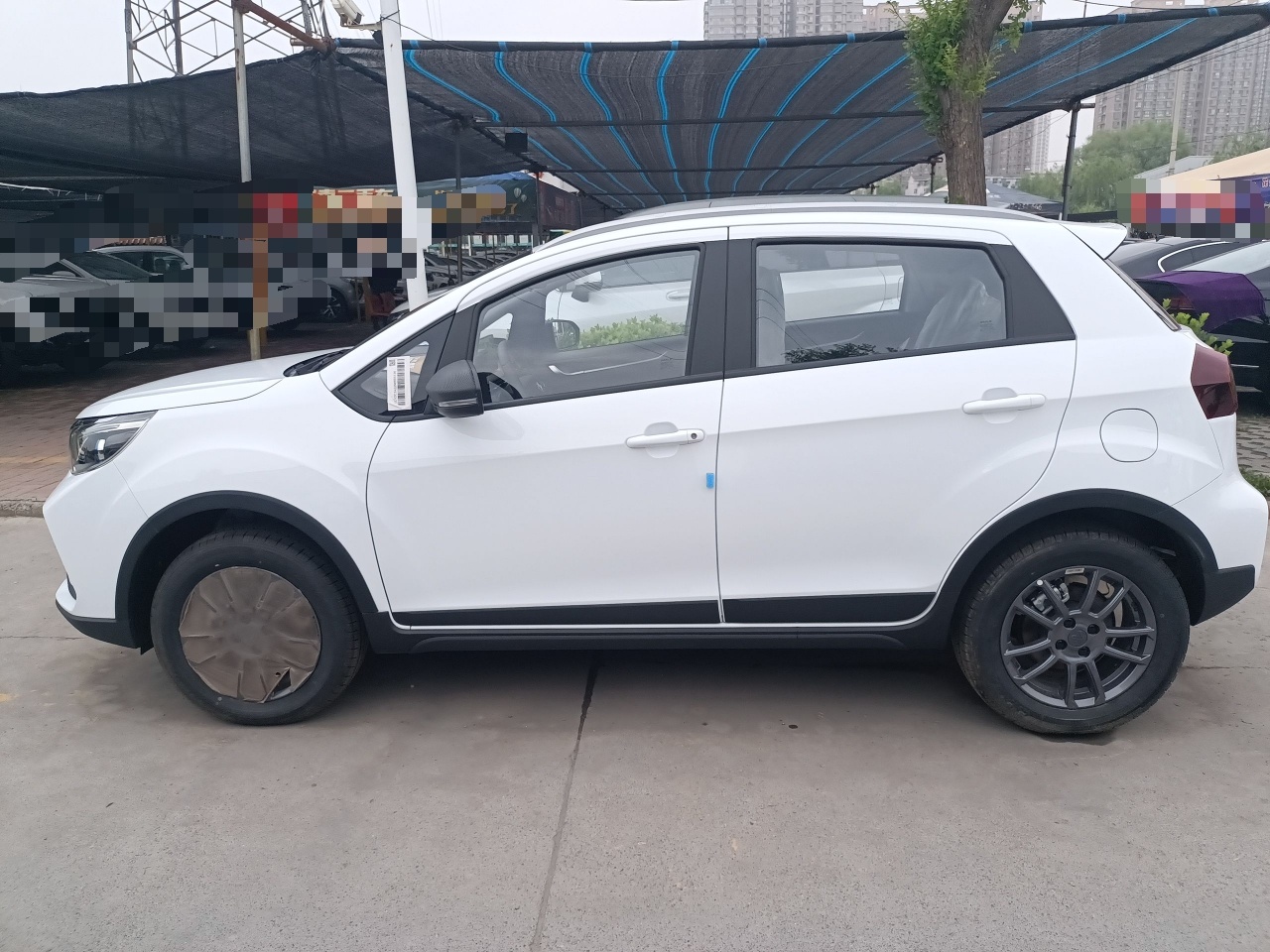 睿蓝汽车X3 PRO 2022款 1.5L 手动小萌