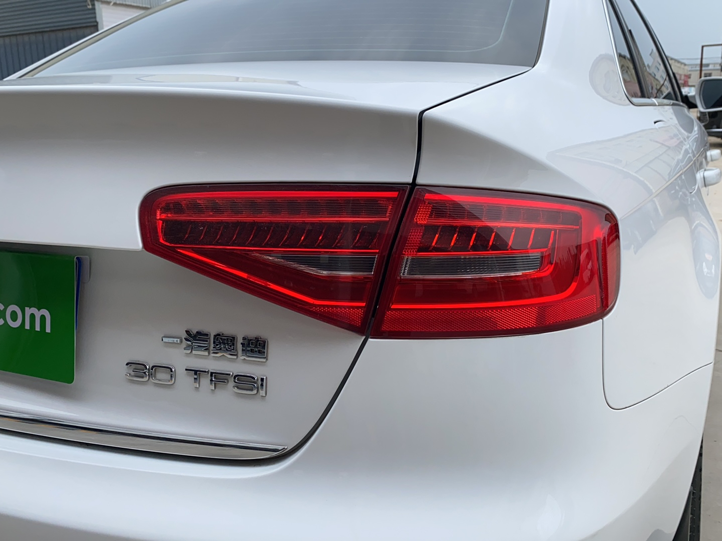 奥迪A4L 2016款 30 TFSI 典藏版 自动舒适型