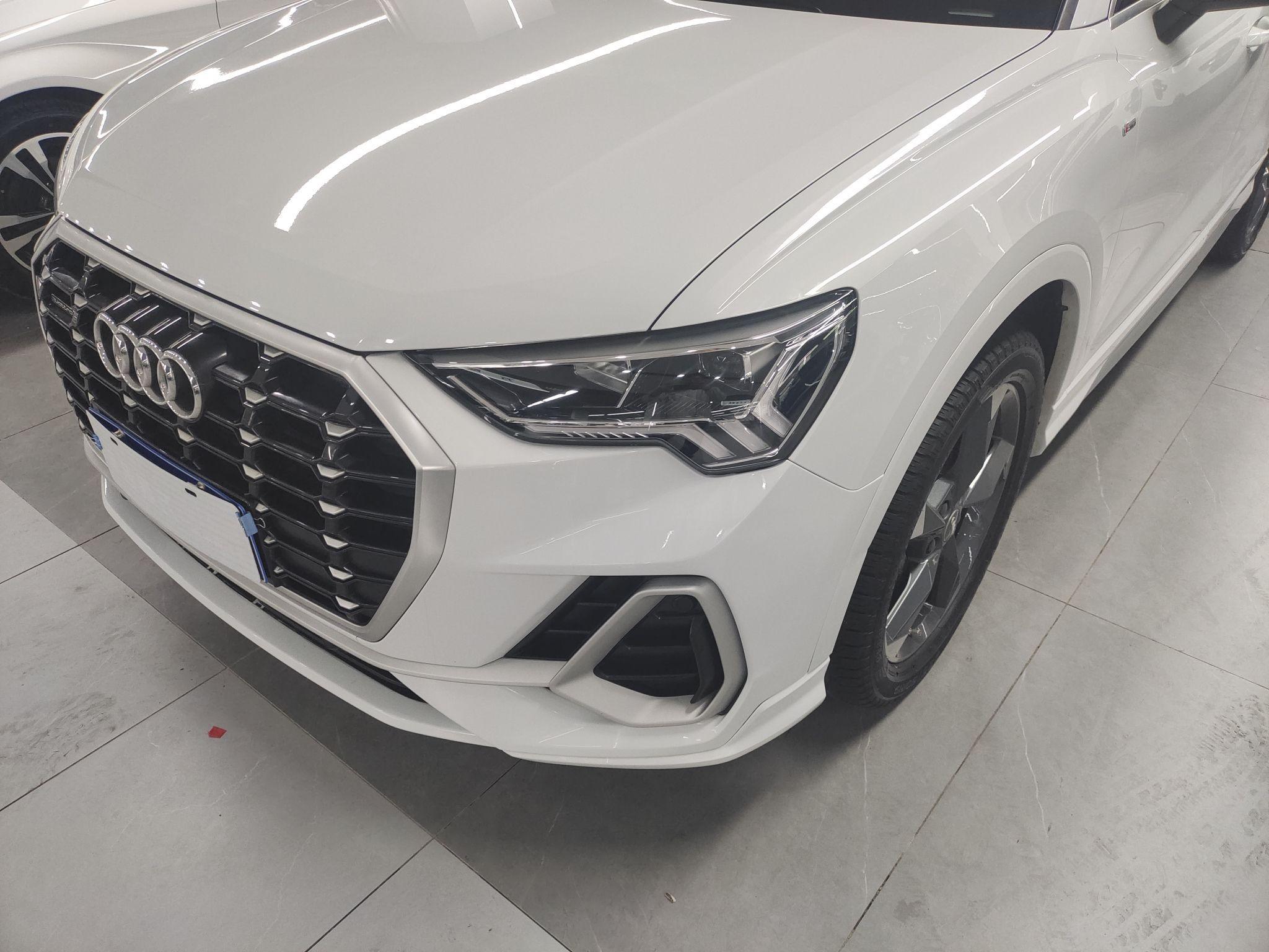 奥迪Q3 2019款 40 TFSI quattro 时尚动感型