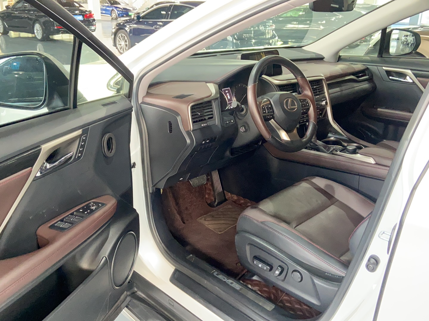 雷克萨斯RX 2016款 450h 四驱典雅版