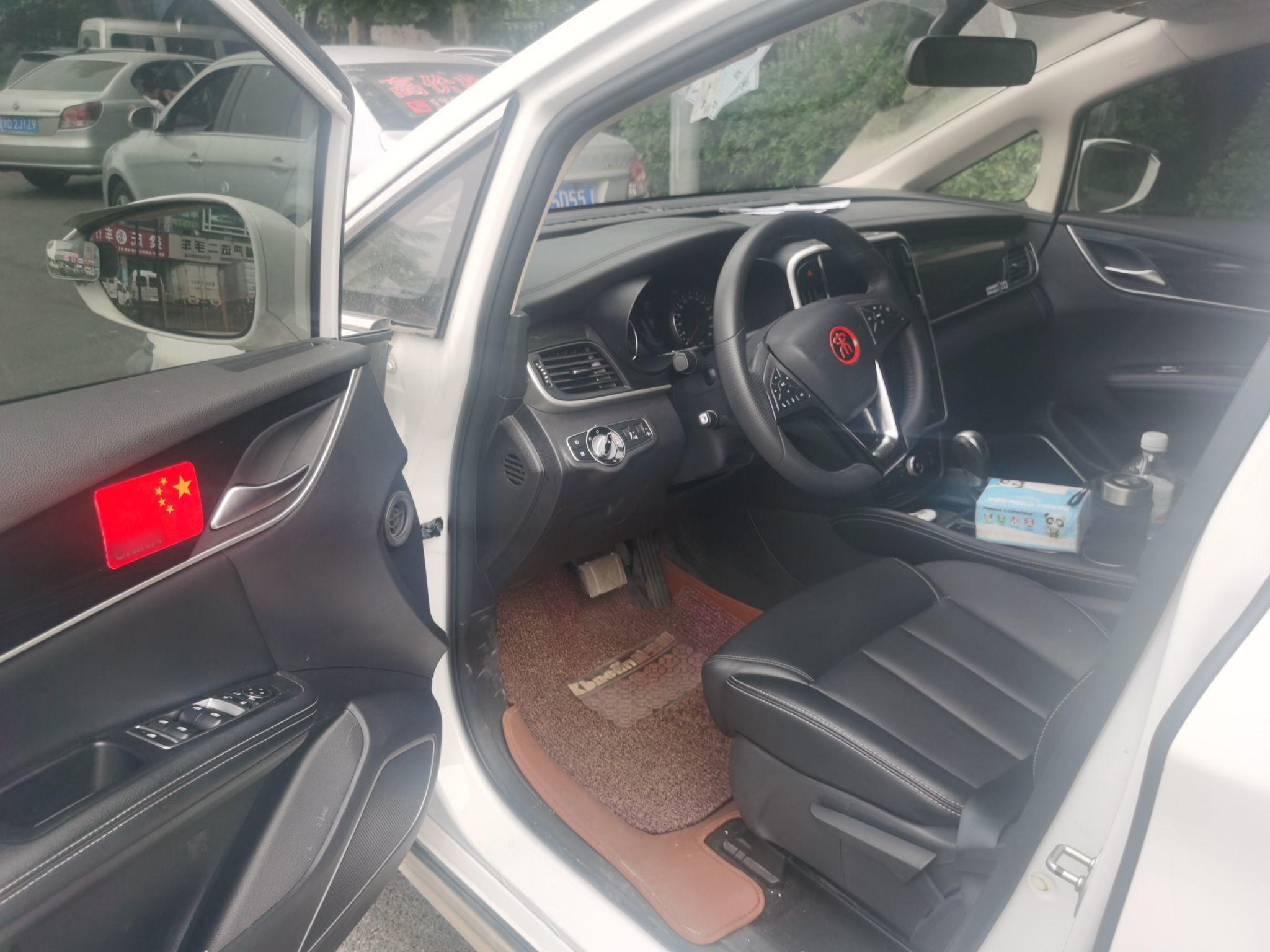 比亚迪 宋MAX 2018款 1.5T 自动智联精英型 6座