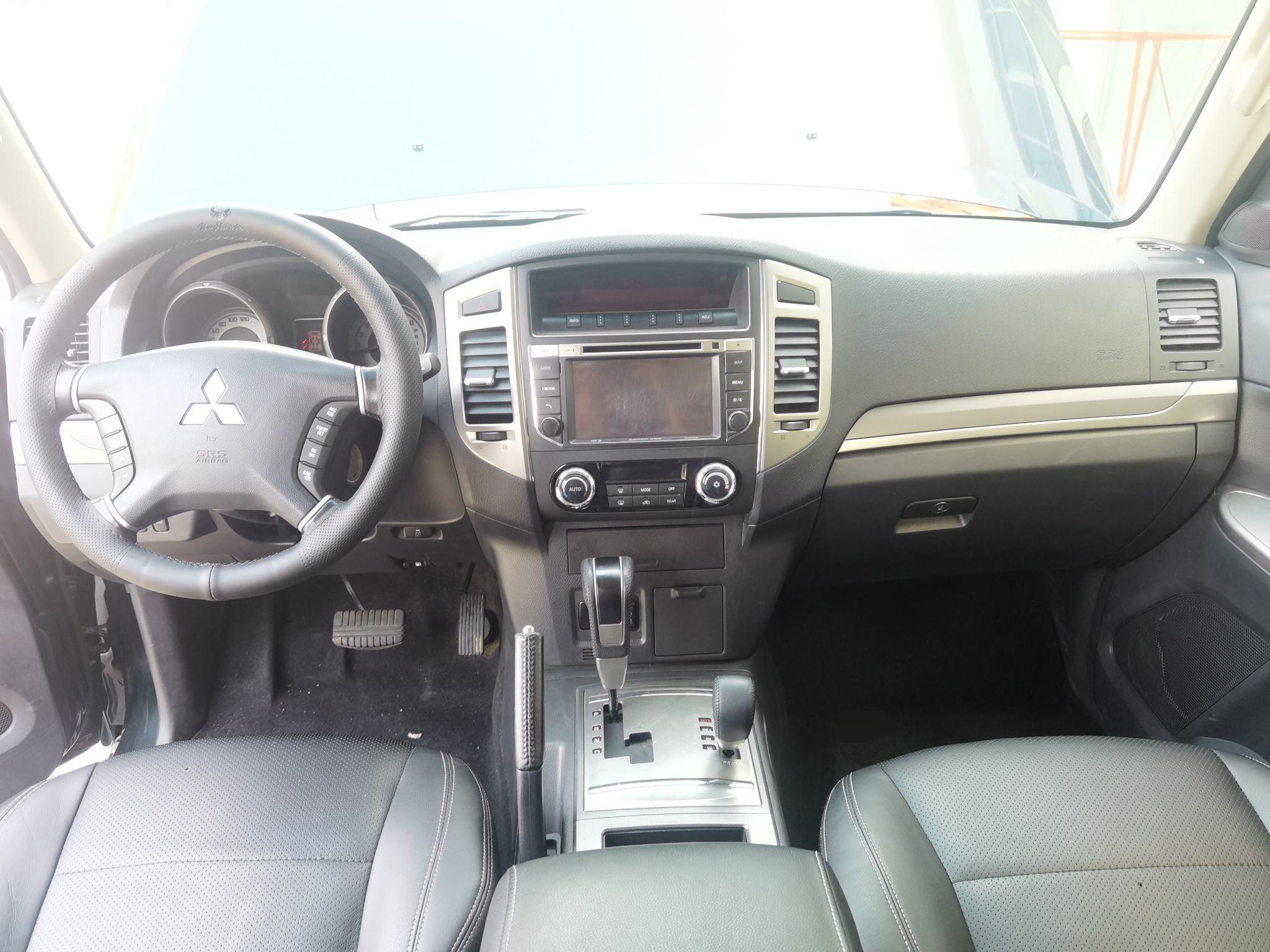 三菱 帕杰罗 2016款 3.0L 自动标准版 国V(进口)