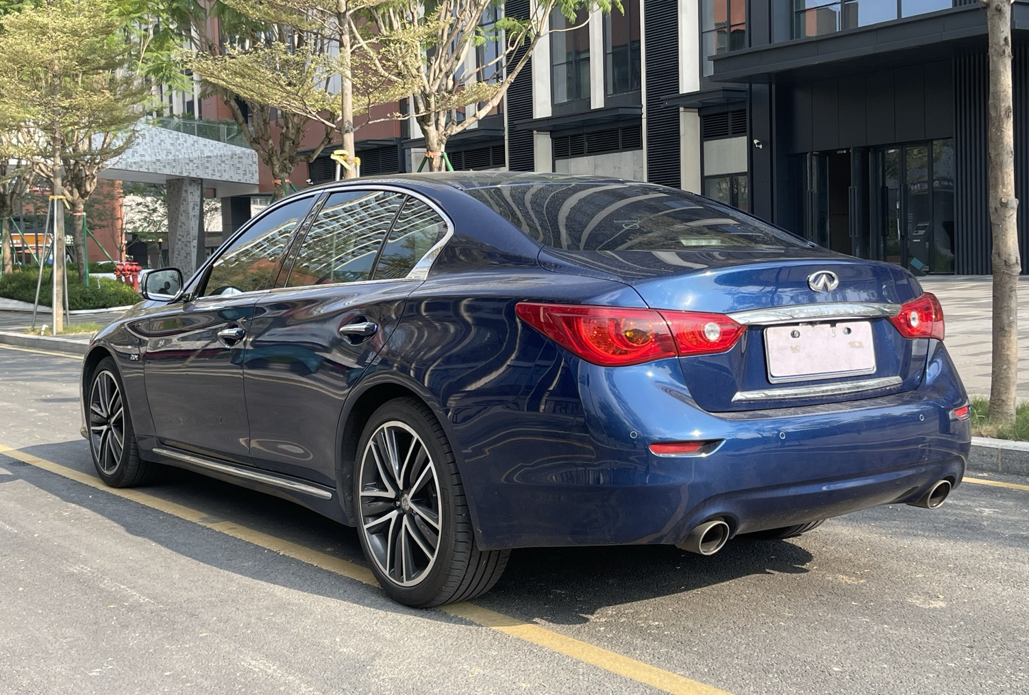 英菲尼迪Q50L 2015款 2.0T 运动版