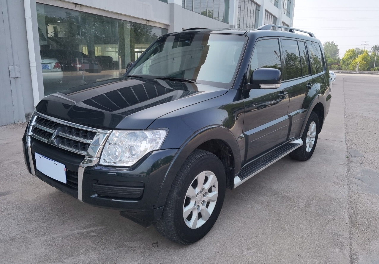 三菱 帕杰罗 2016款 3.0L 自动标准版 国V(进口)