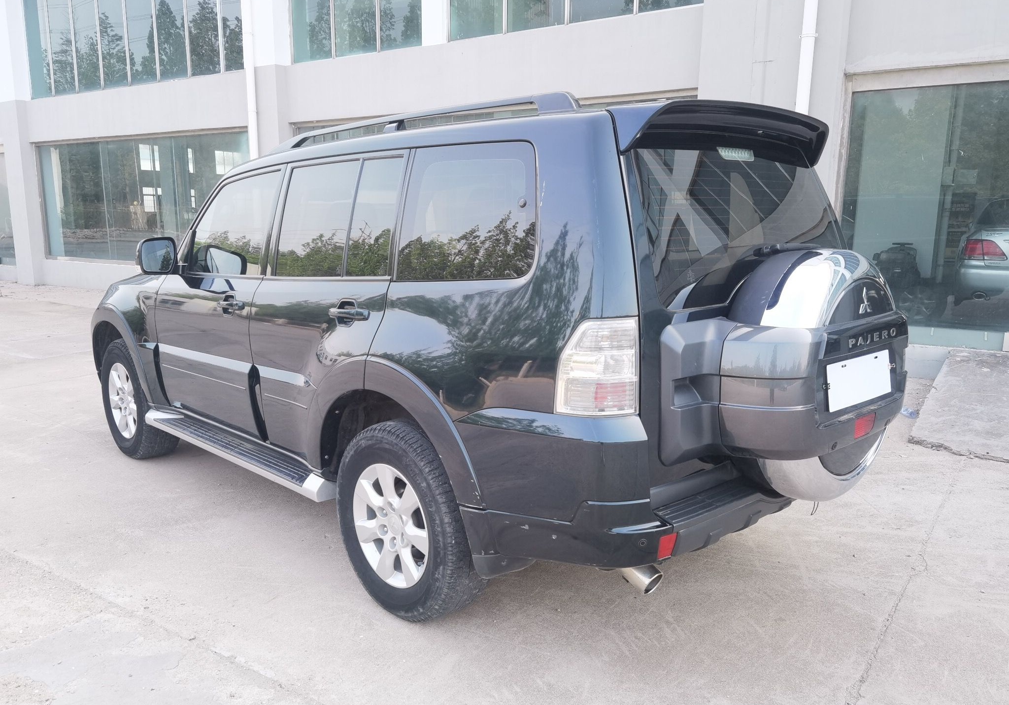 三菱 帕杰罗 2016款 3.0L 自动标准版 国V(进口)