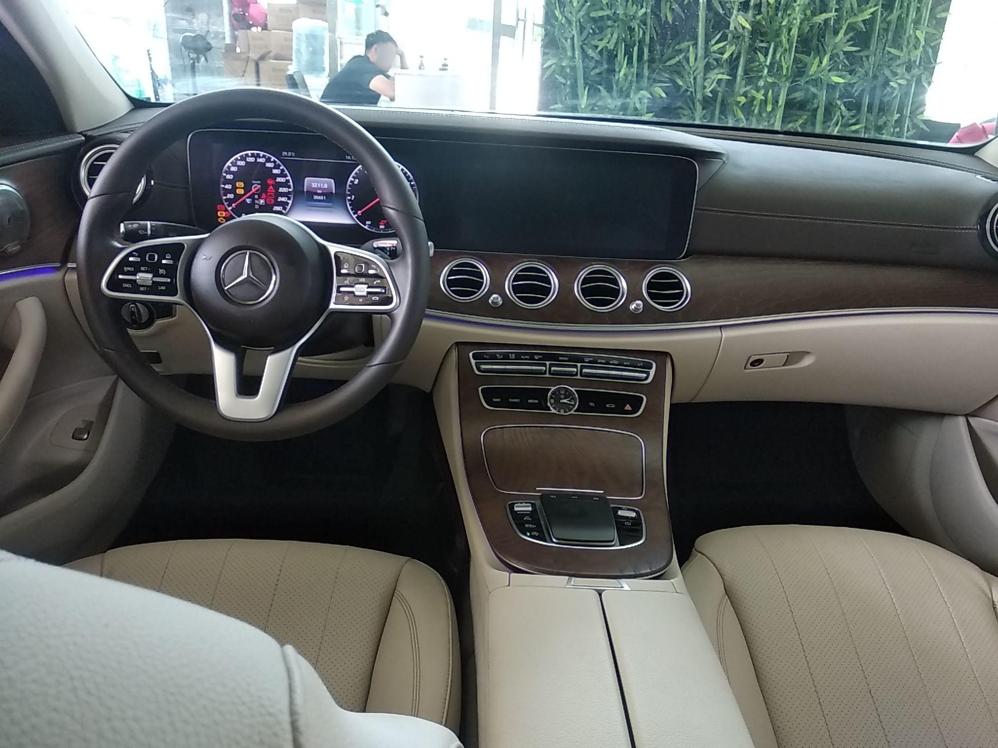 奔驰E级 2019款 E 300 L 时尚型