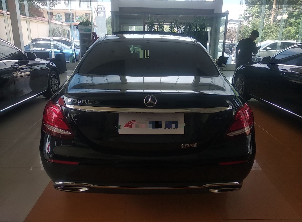 奔驰E级 2019款 E 300 L 时尚型