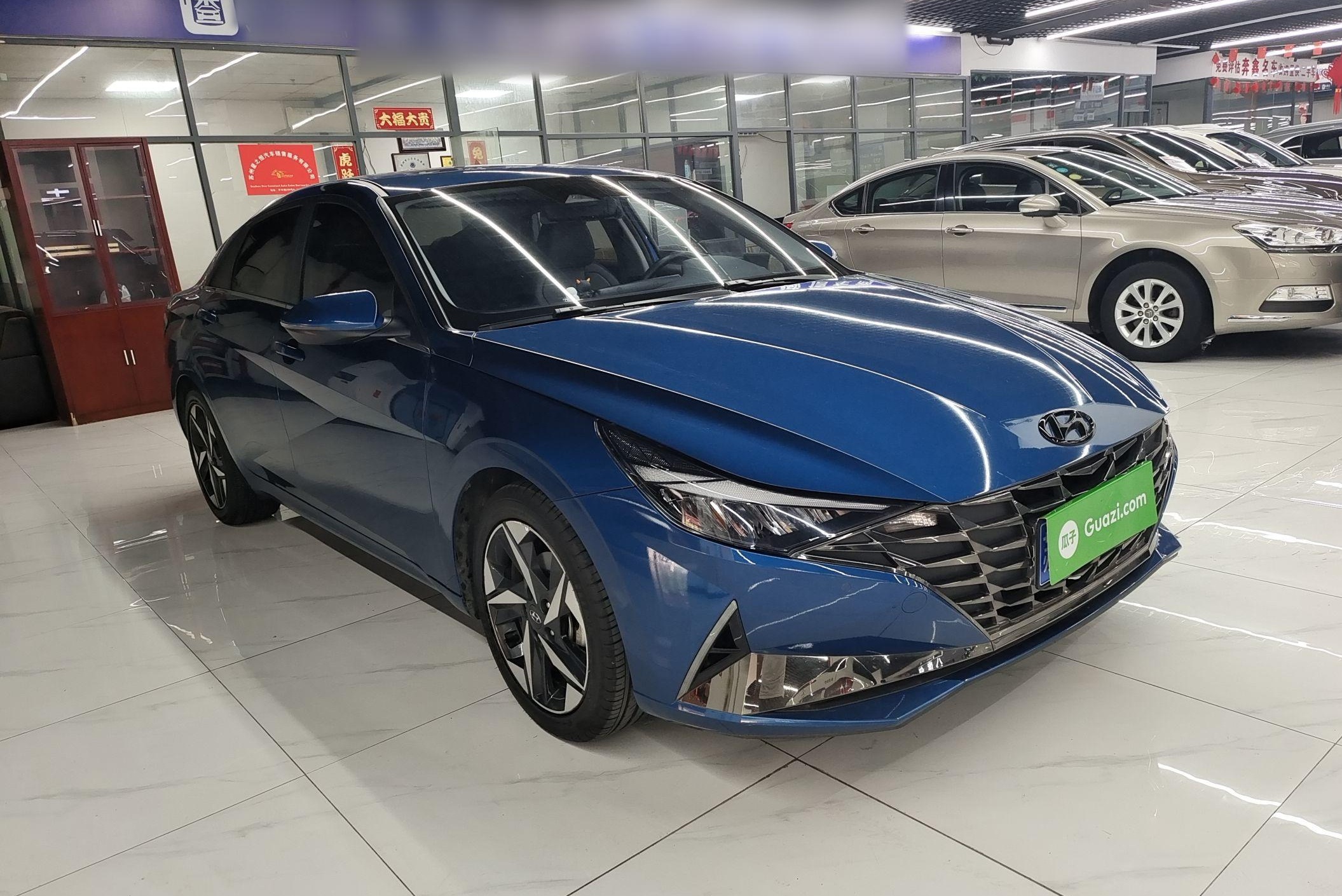 现代 伊兰特 2021款 1.5L LUX尊贵版