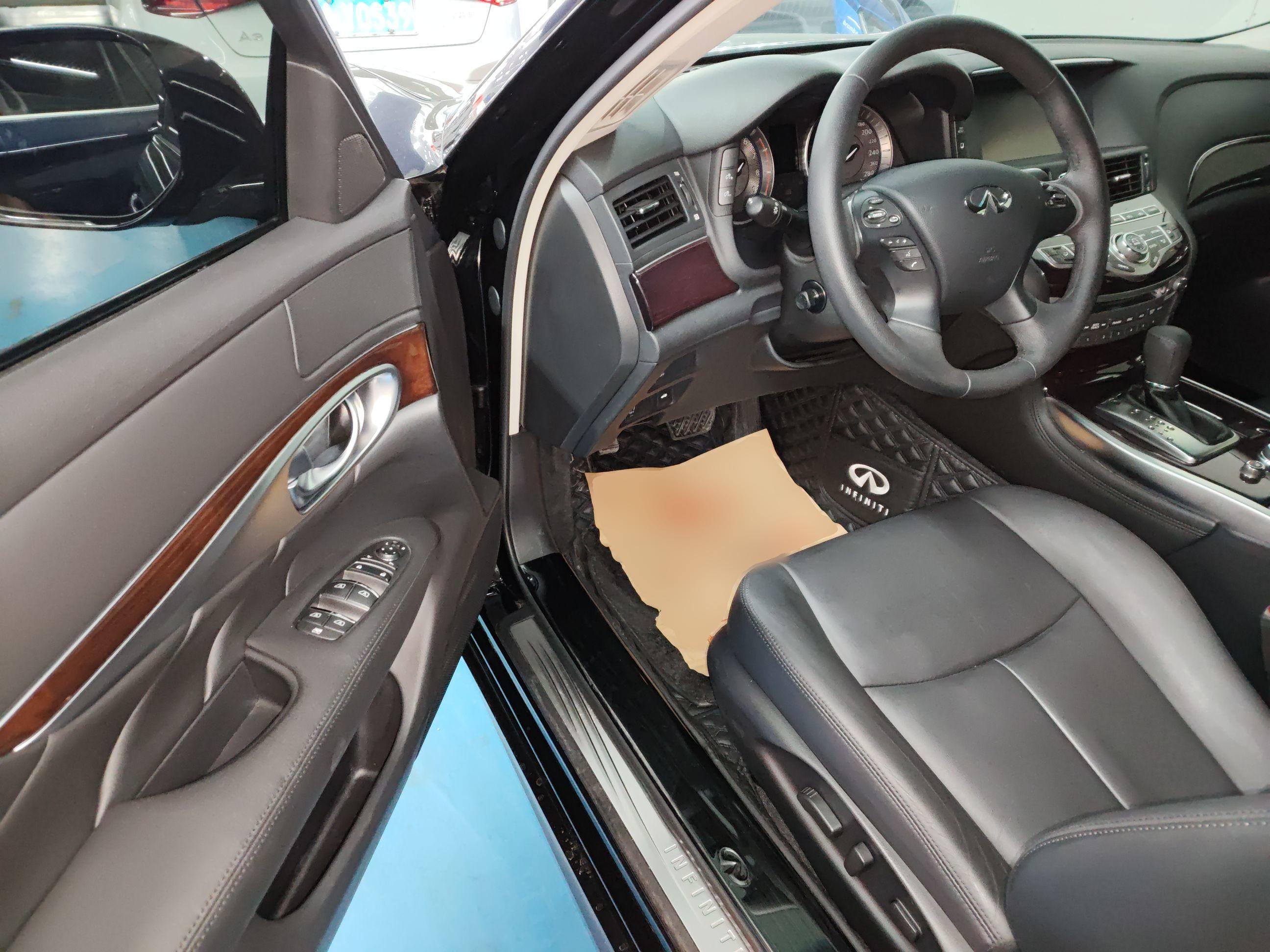 英菲尼迪Q70L 2019款 Q70L 2.0T 精英版 PLUS(进口)