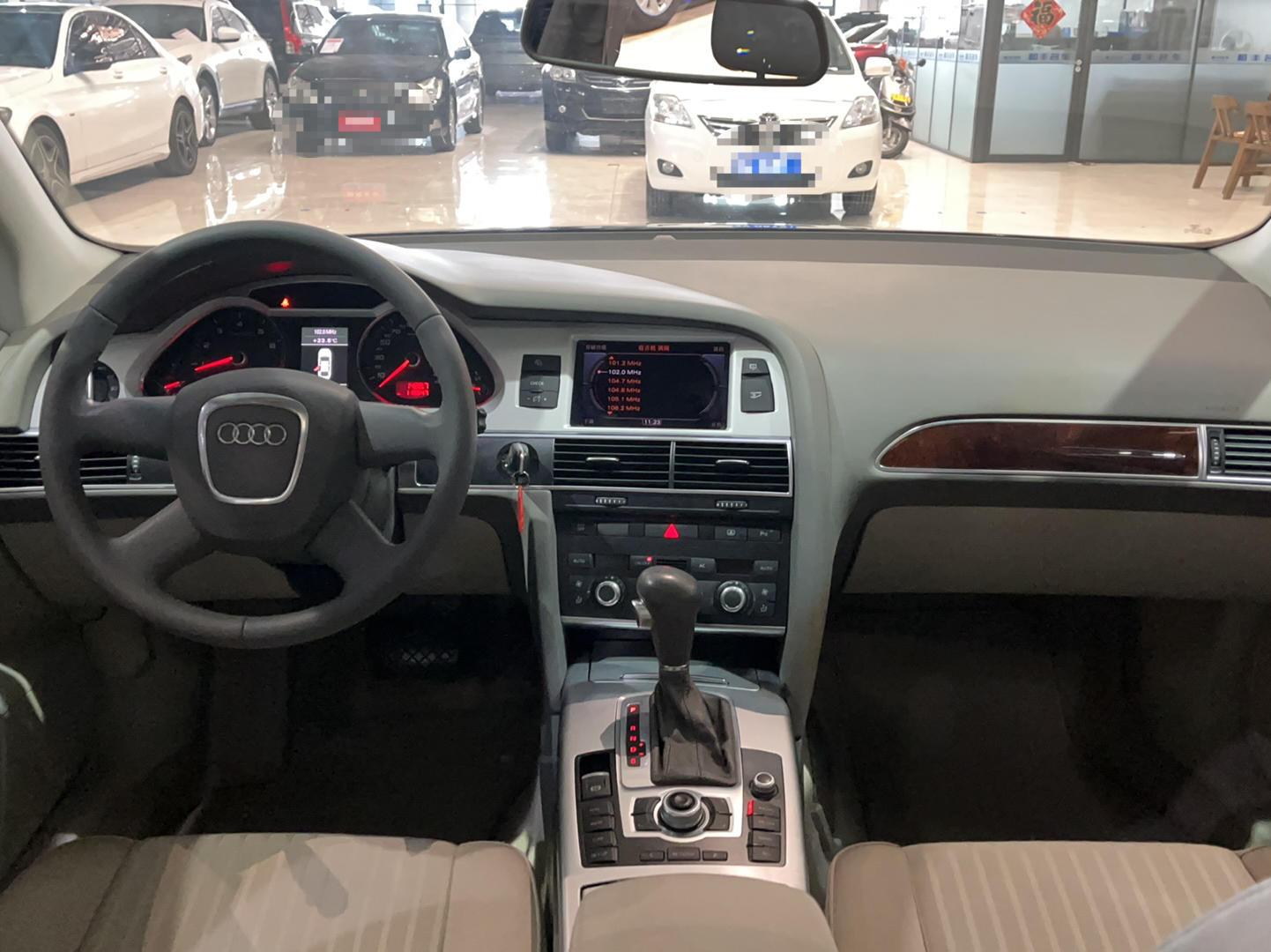 奥迪A6L 2011款 2.0 TFSI 自动标准型