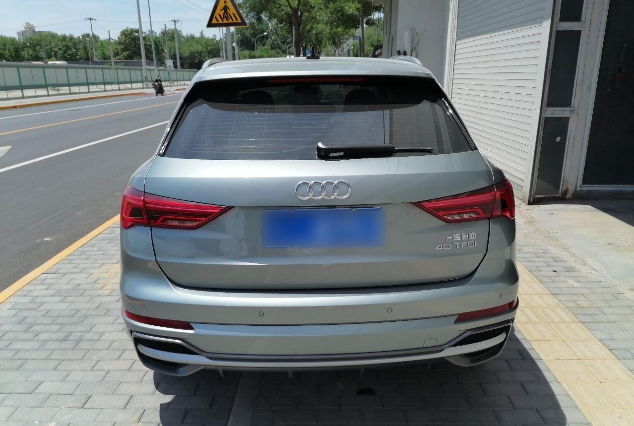 奥迪Q3 2021款 40 TFSI 时尚动感型