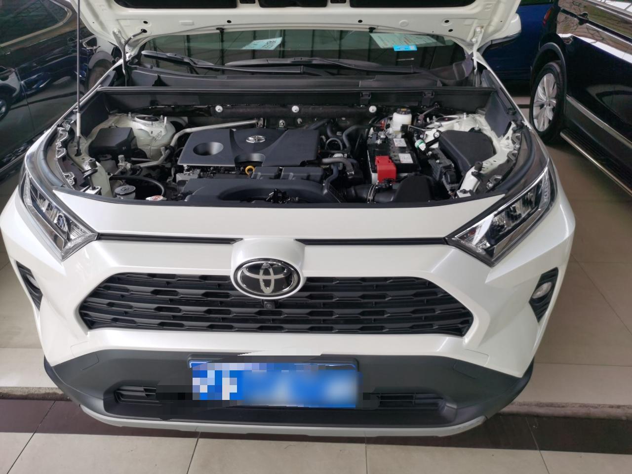 丰田 RAV4 2020款 2.0L CVT四驱尊贵版