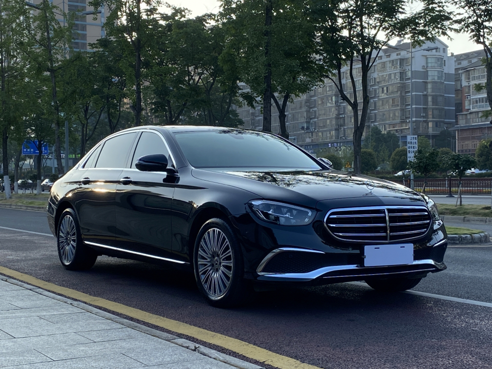 奔驰E级 2022款 改款三 E 300 L 豪华型