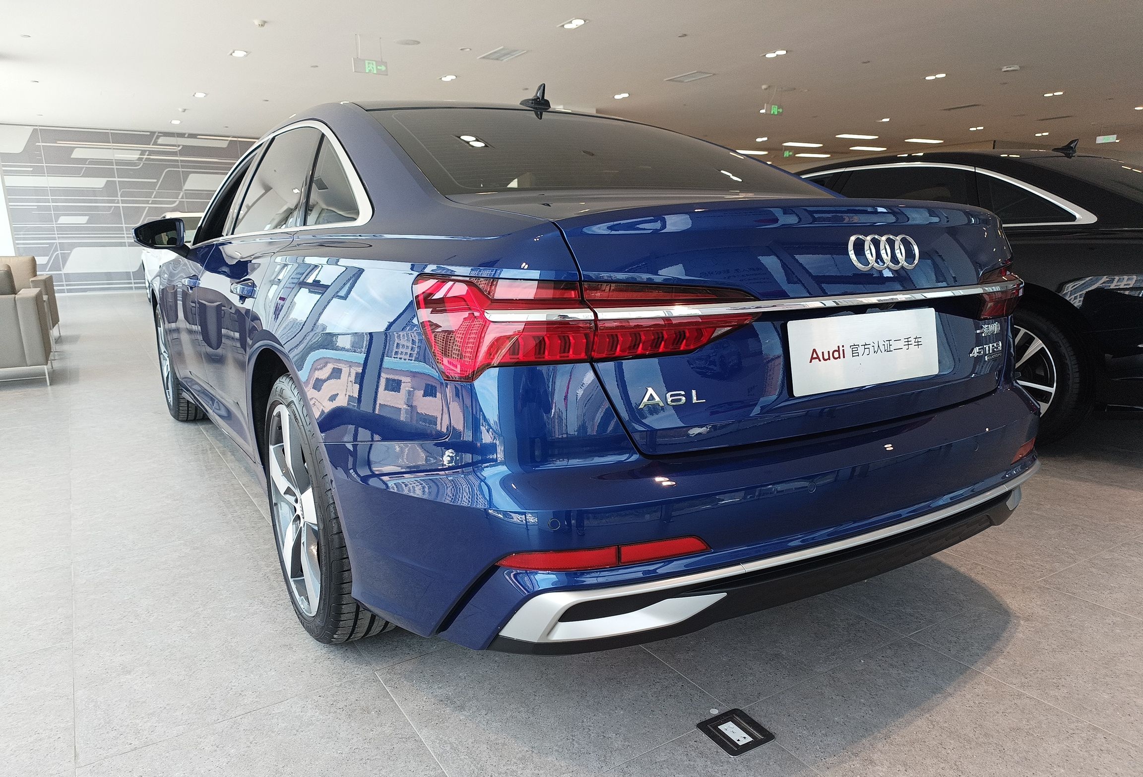 奥迪A6L 2023款 45 TFSI quattro 臻选动感型