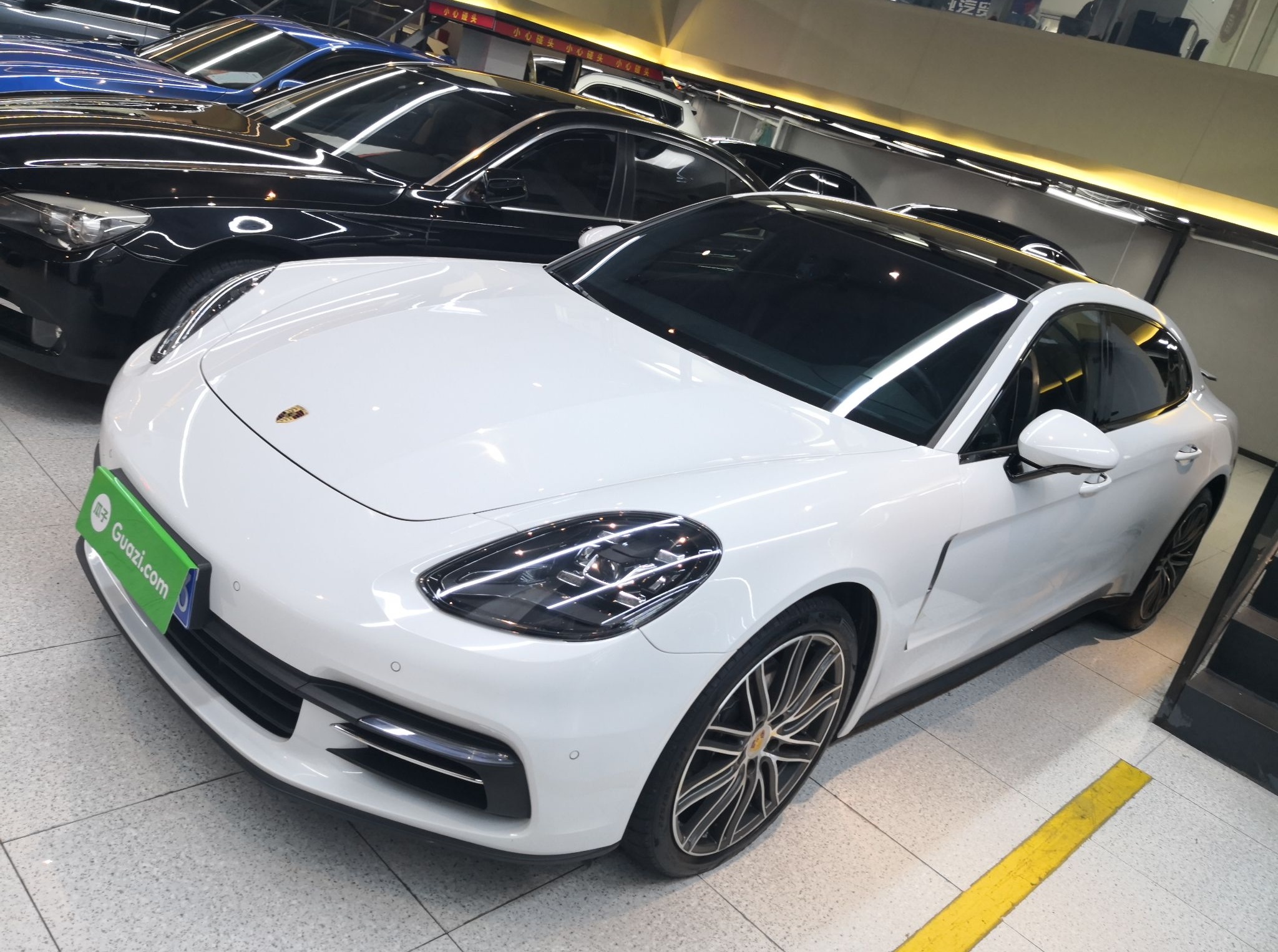 保时捷Panamera 2019款 Panamera 4 行政加长版 2.9T