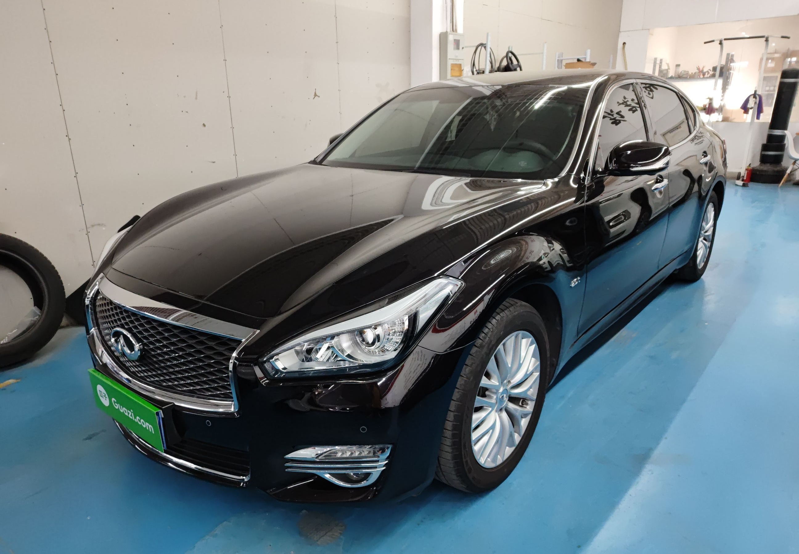 英菲尼迪Q70L 2019款 Q70L 2.0T 精英版 PLUS(进口)
