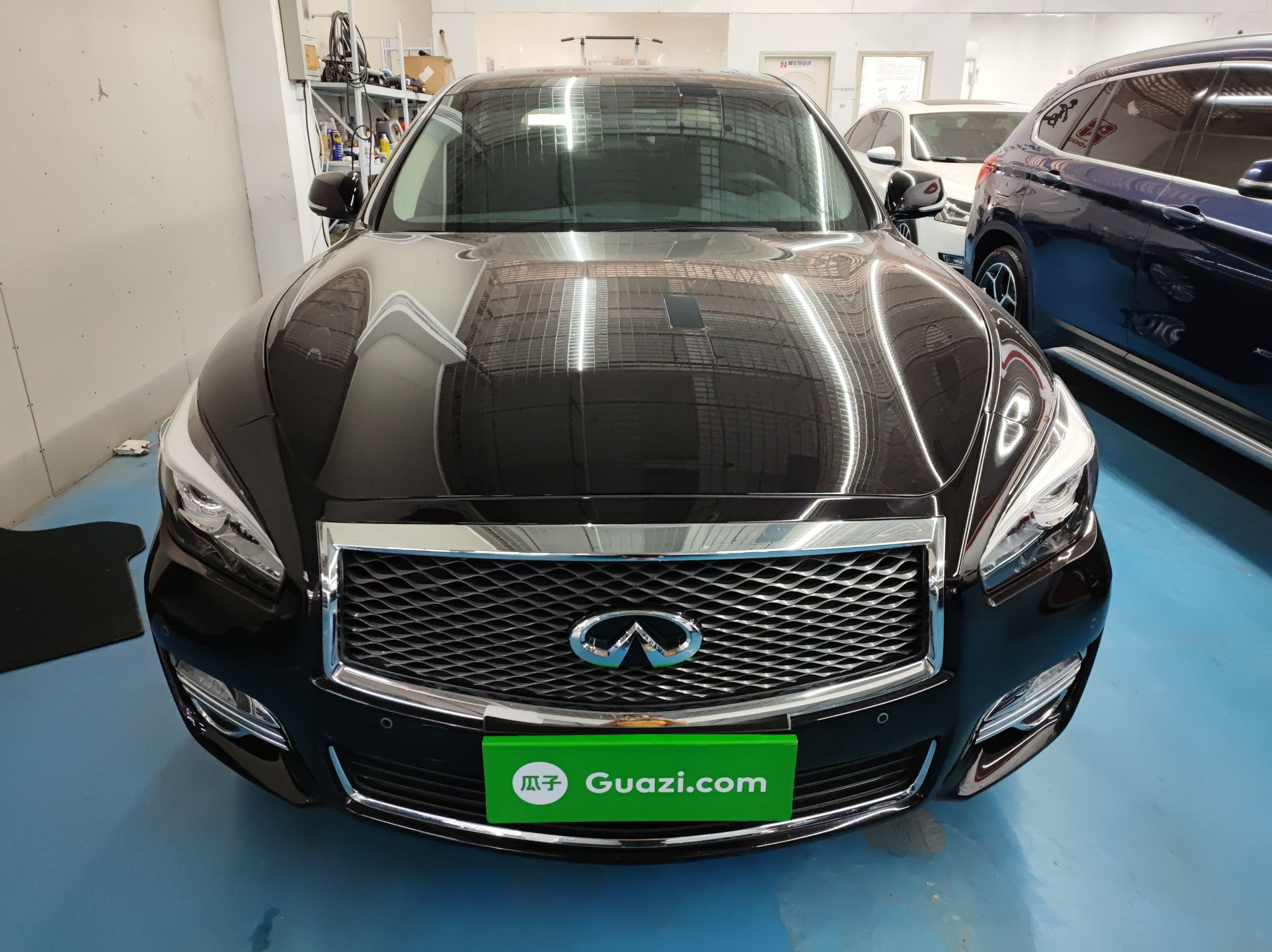 英菲尼迪Q70L 2019款 Q70L 2.0T 精英版 PLUS(进口)