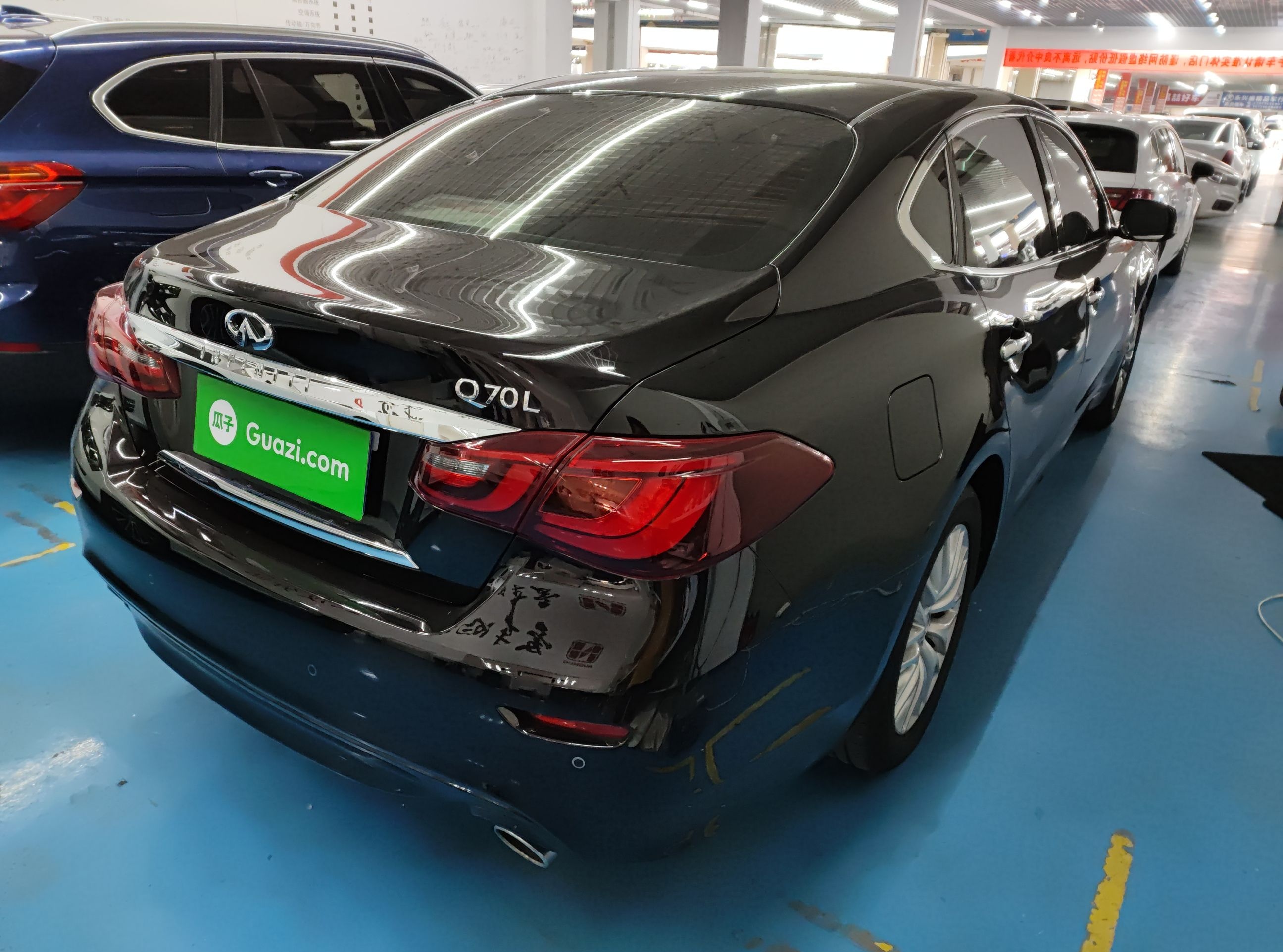 英菲尼迪Q70L 2019款 Q70L 2.0T 精英版 PLUS(进口)