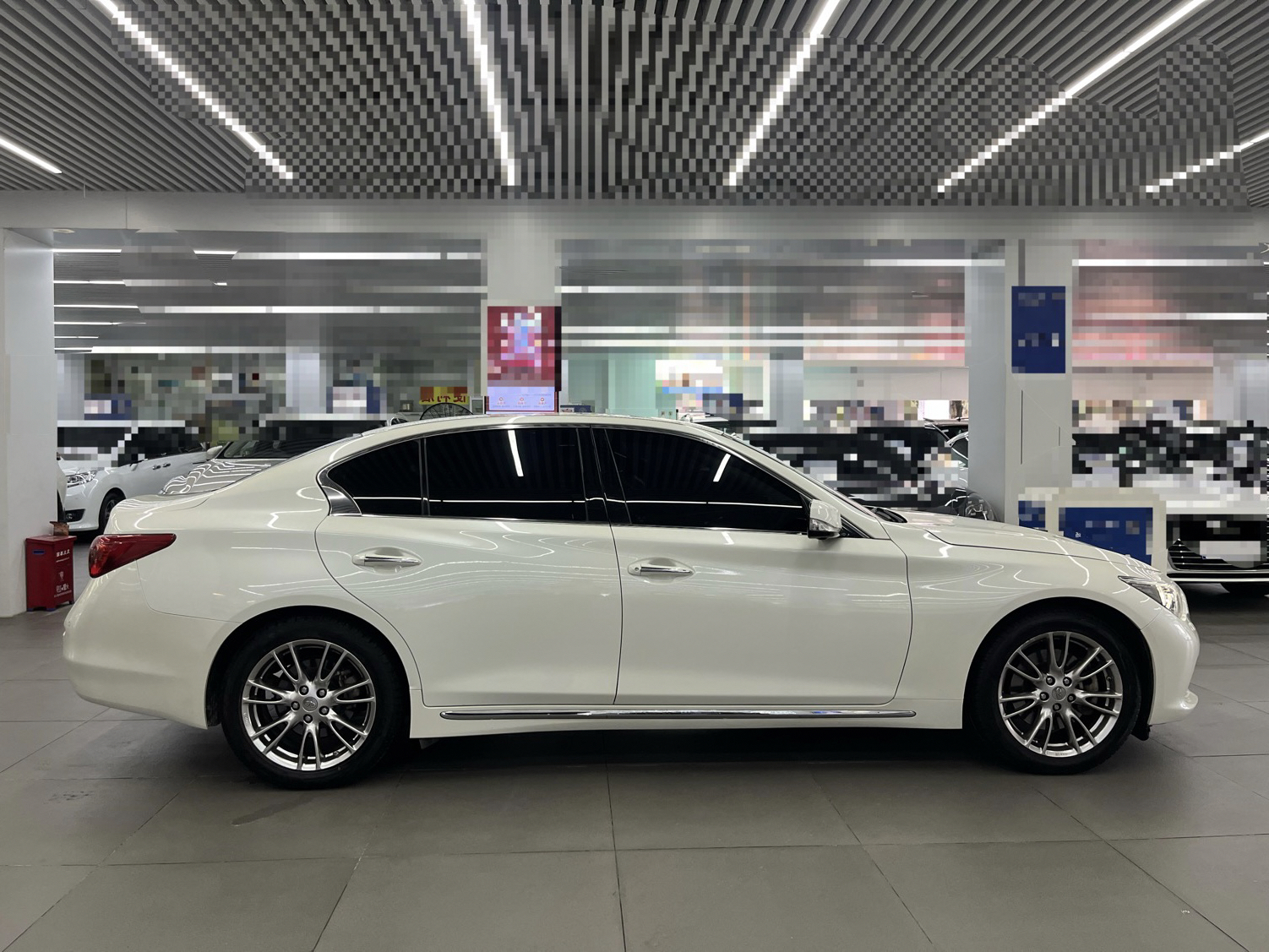 英菲尼迪Q50L 2016款 2.0T 进取版