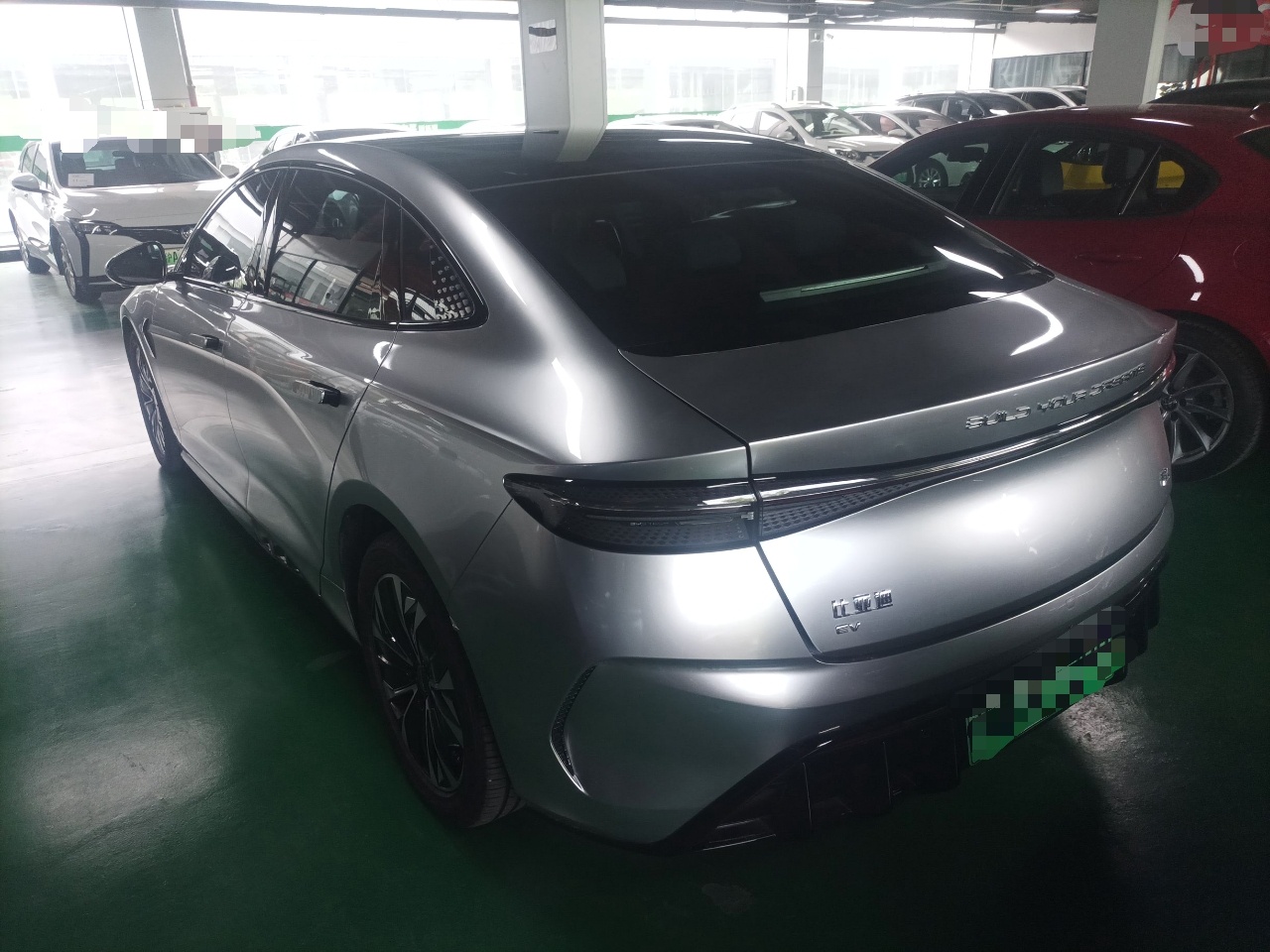 比亚迪 海豹 2022款 550km 标准续航后驱版尊贵型