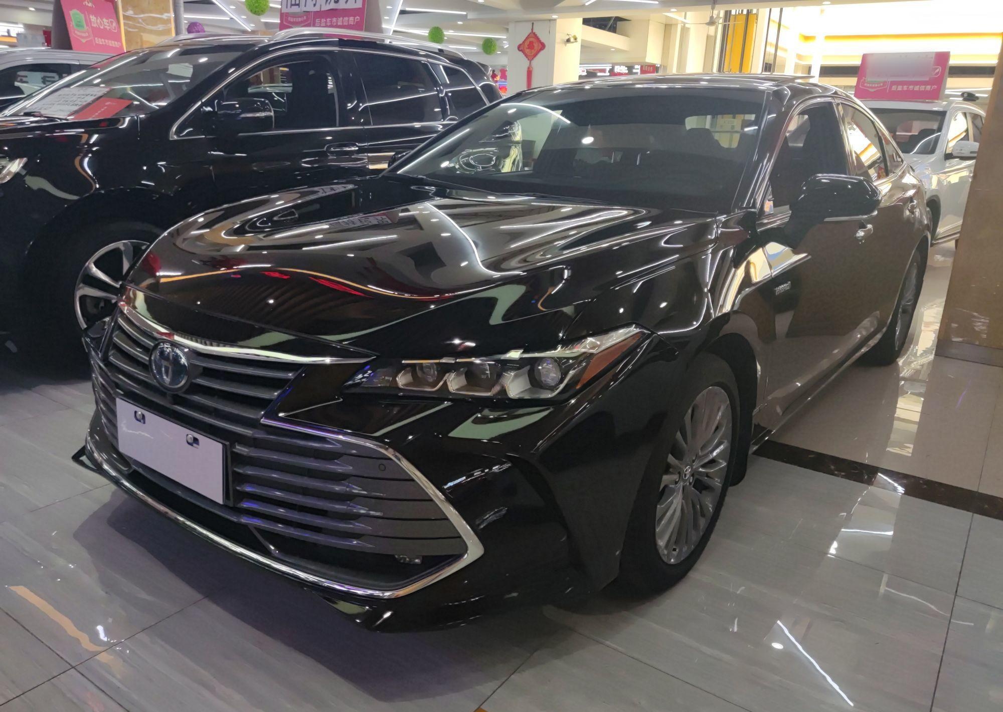 丰田 亚洲龙 2019款 双擎 2.5L XLE尊贵版 国VI