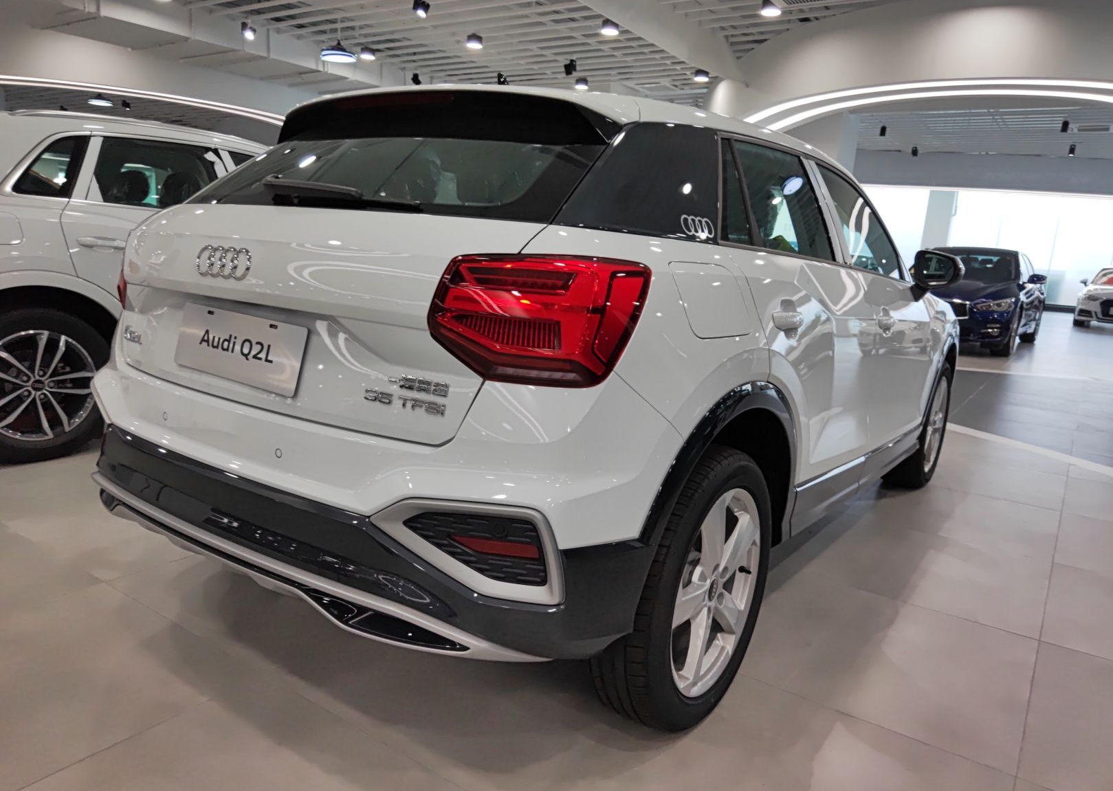 奥迪Q2L 2022款 35 TFSI 进取致雅型