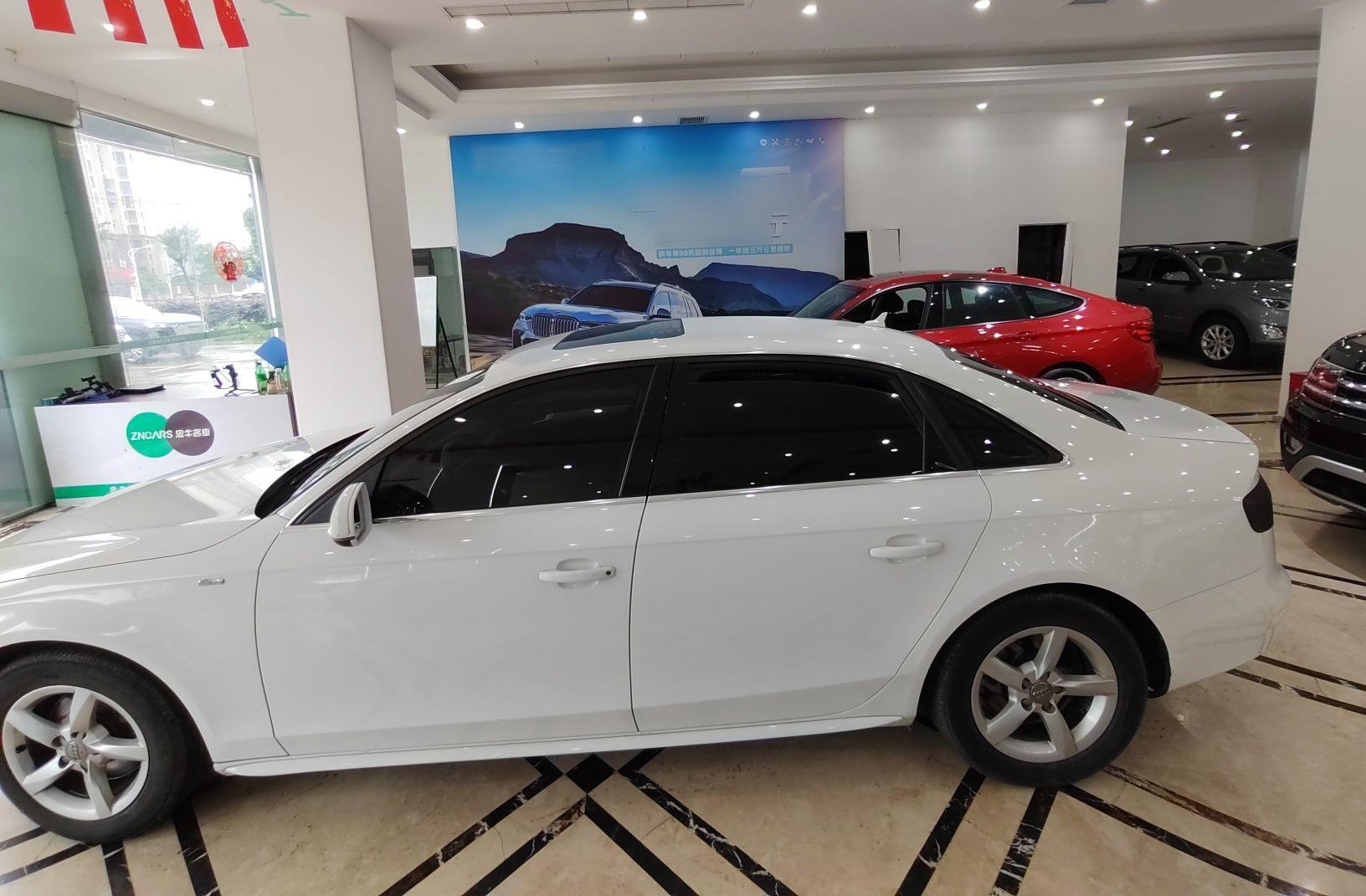 奥迪A4L 2013款 35 TFSI 自动标准型