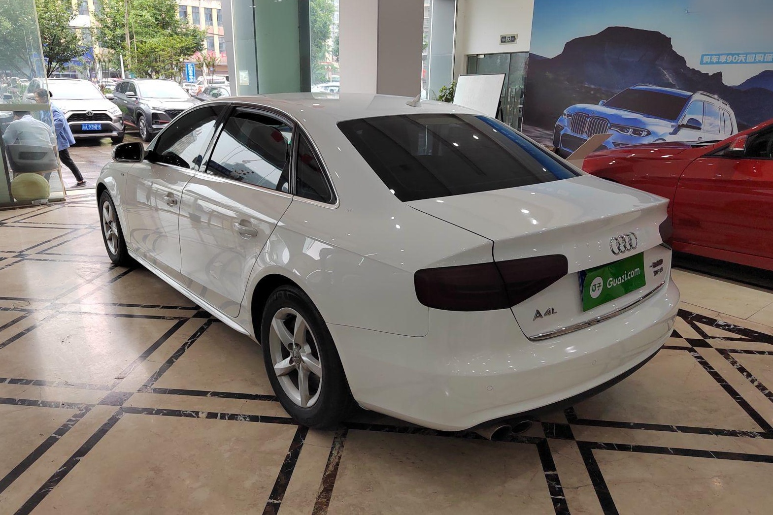 奥迪A4L 2013款 35 TFSI 自动标准型