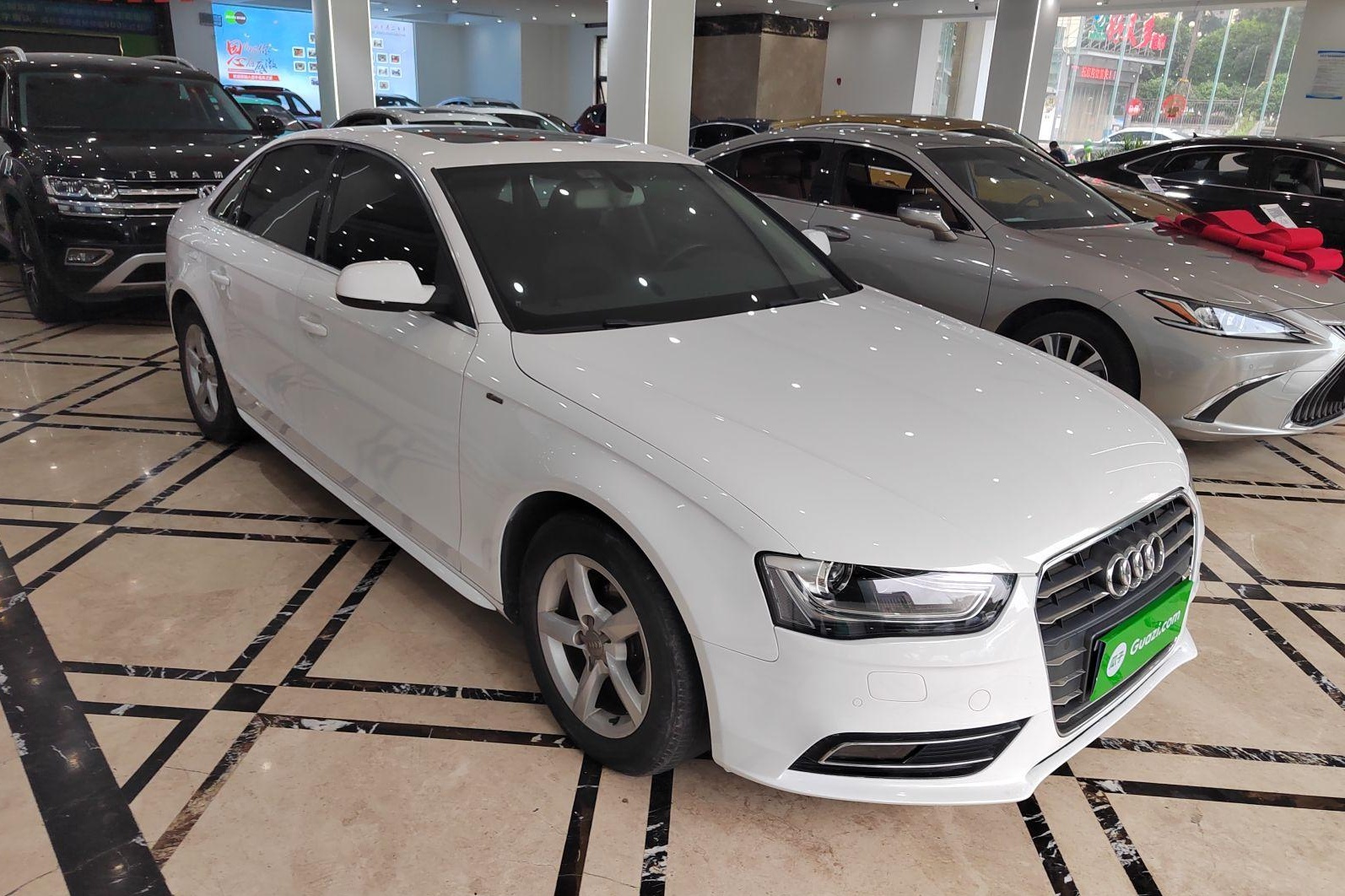 奥迪A4L 2013款 35 TFSI 自动标准型