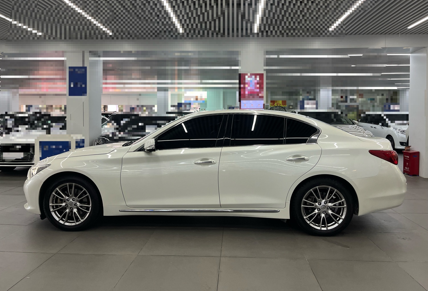 英菲尼迪Q50L 2016款 2.0T 进取版