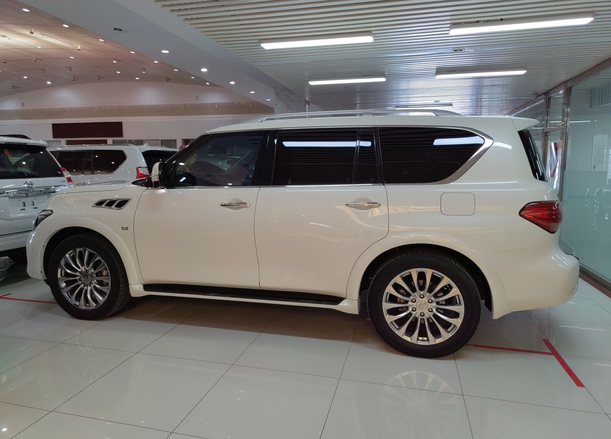 英菲尼迪QX80 2016款 5.6L 4WD(进口)