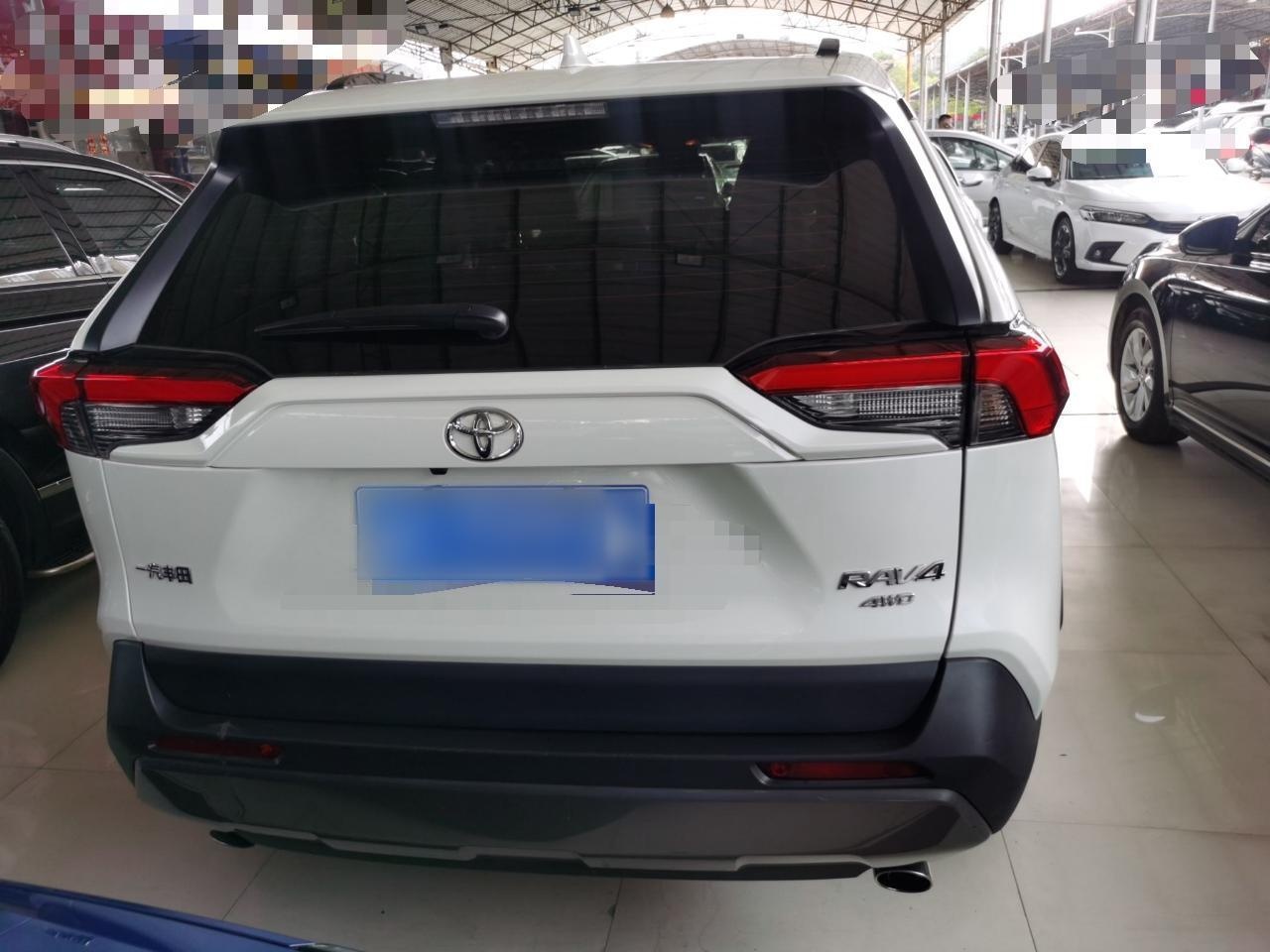 丰田 RAV4 2020款 2.0L CVT四驱尊贵版