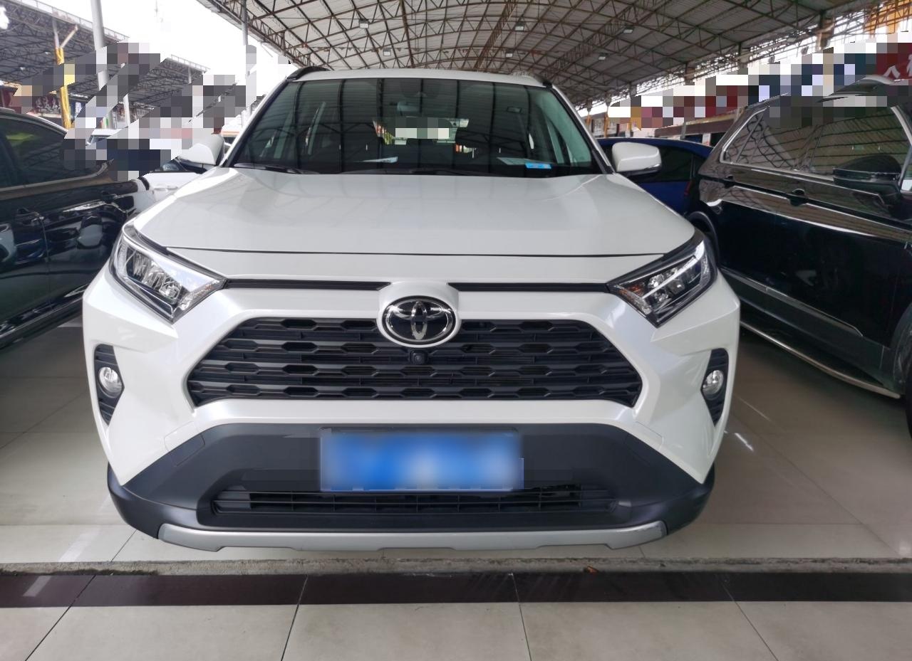 丰田 RAV4 2020款 2.0L CVT四驱尊贵版